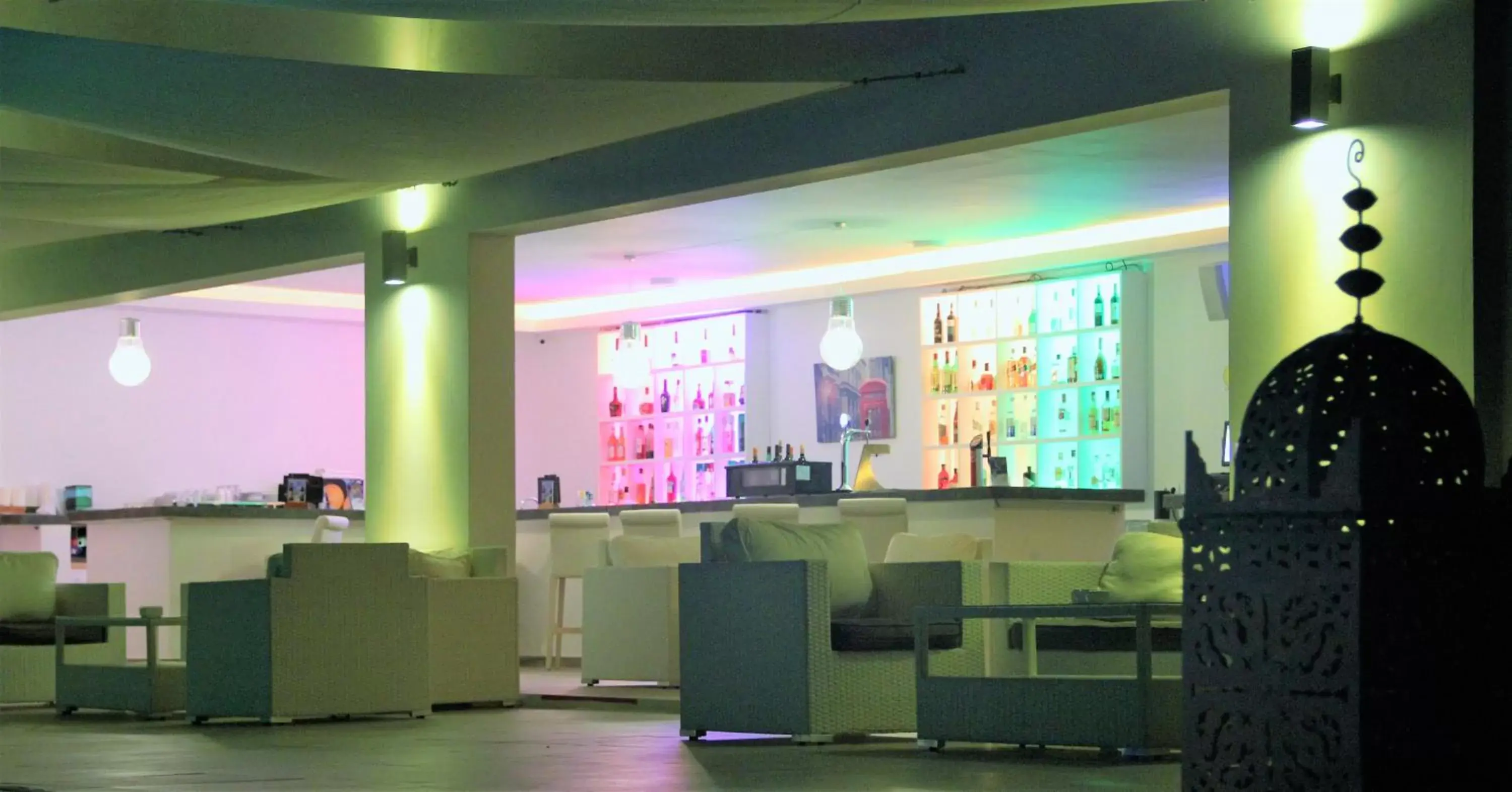 Lounge or bar, Restaurant/Places to Eat in Hotel LIVVO Budha Beach