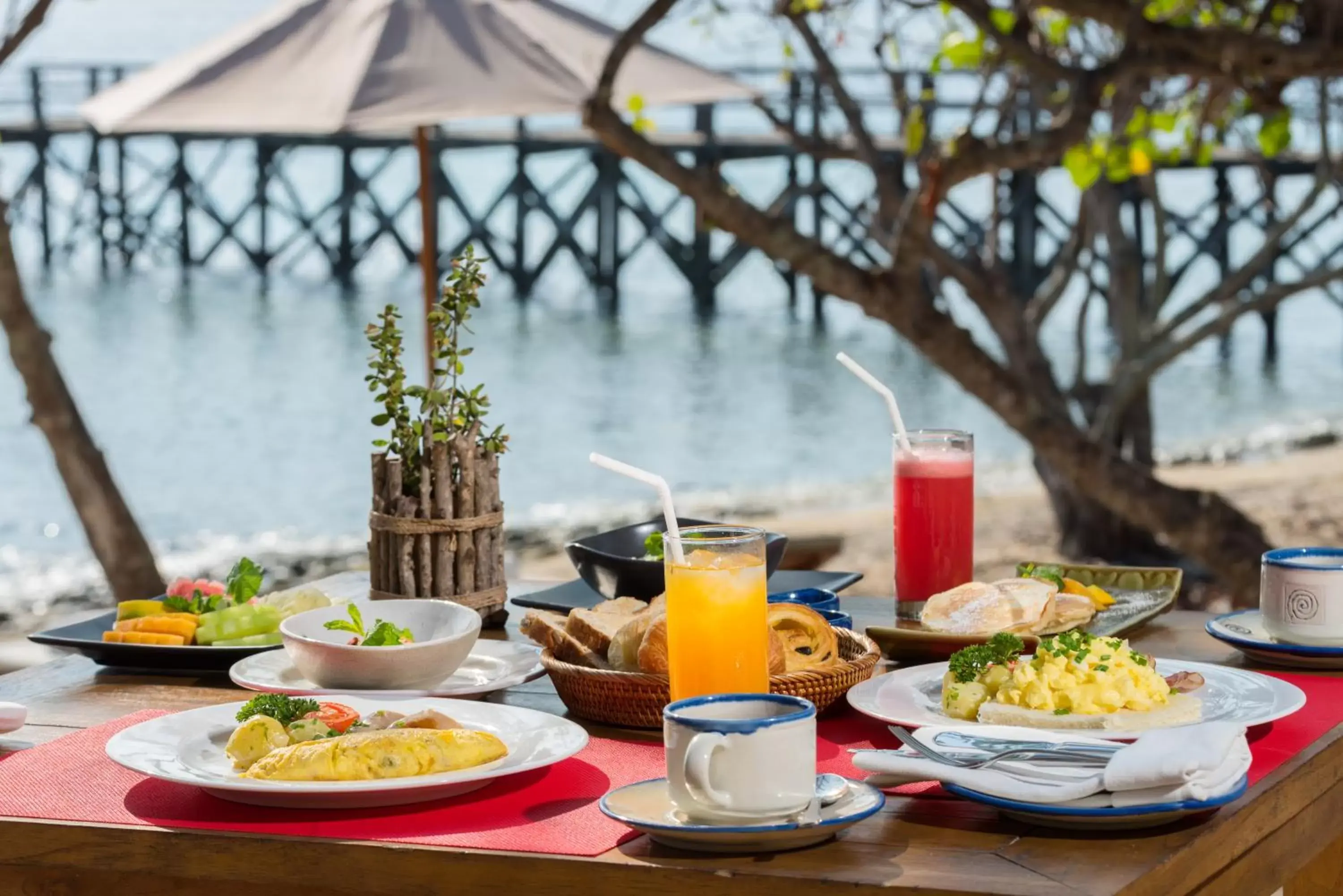 American breakfast in NusaBay Menjangan