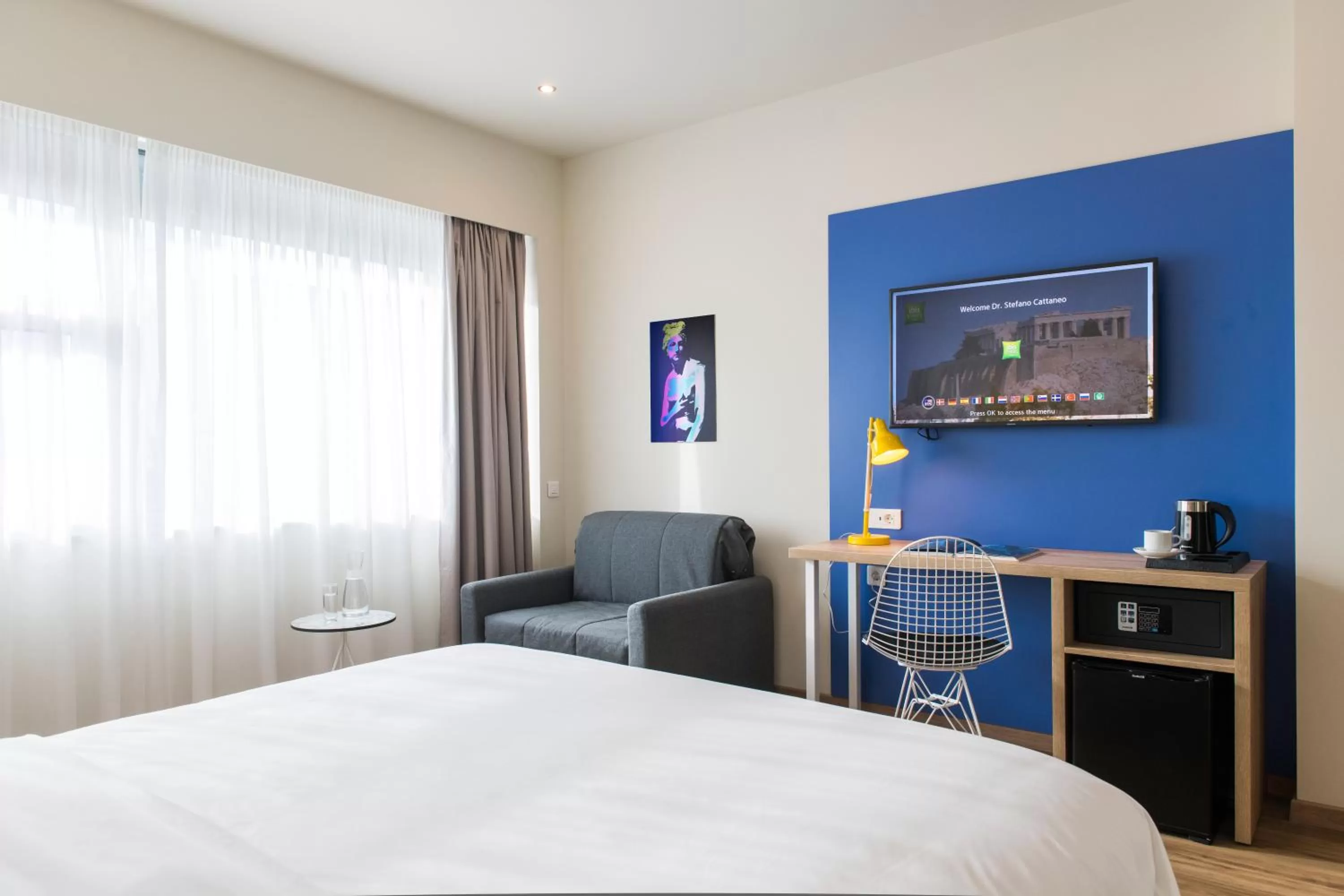 Bed in ibis Styles Athens Routes