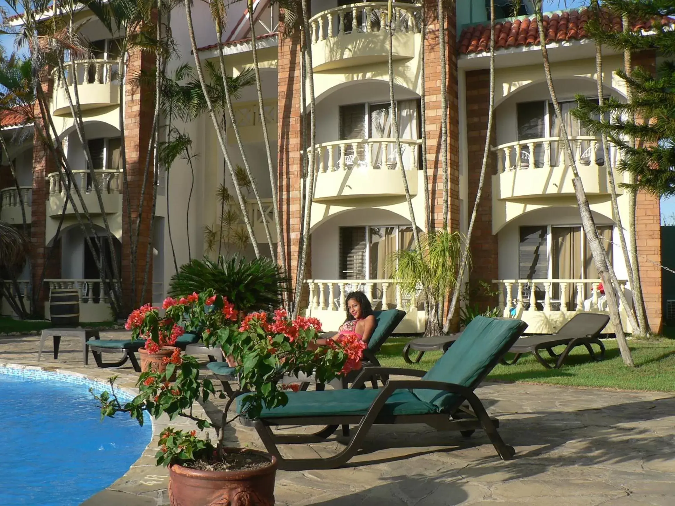 Garden, Swimming Pool in Hotel Voramar