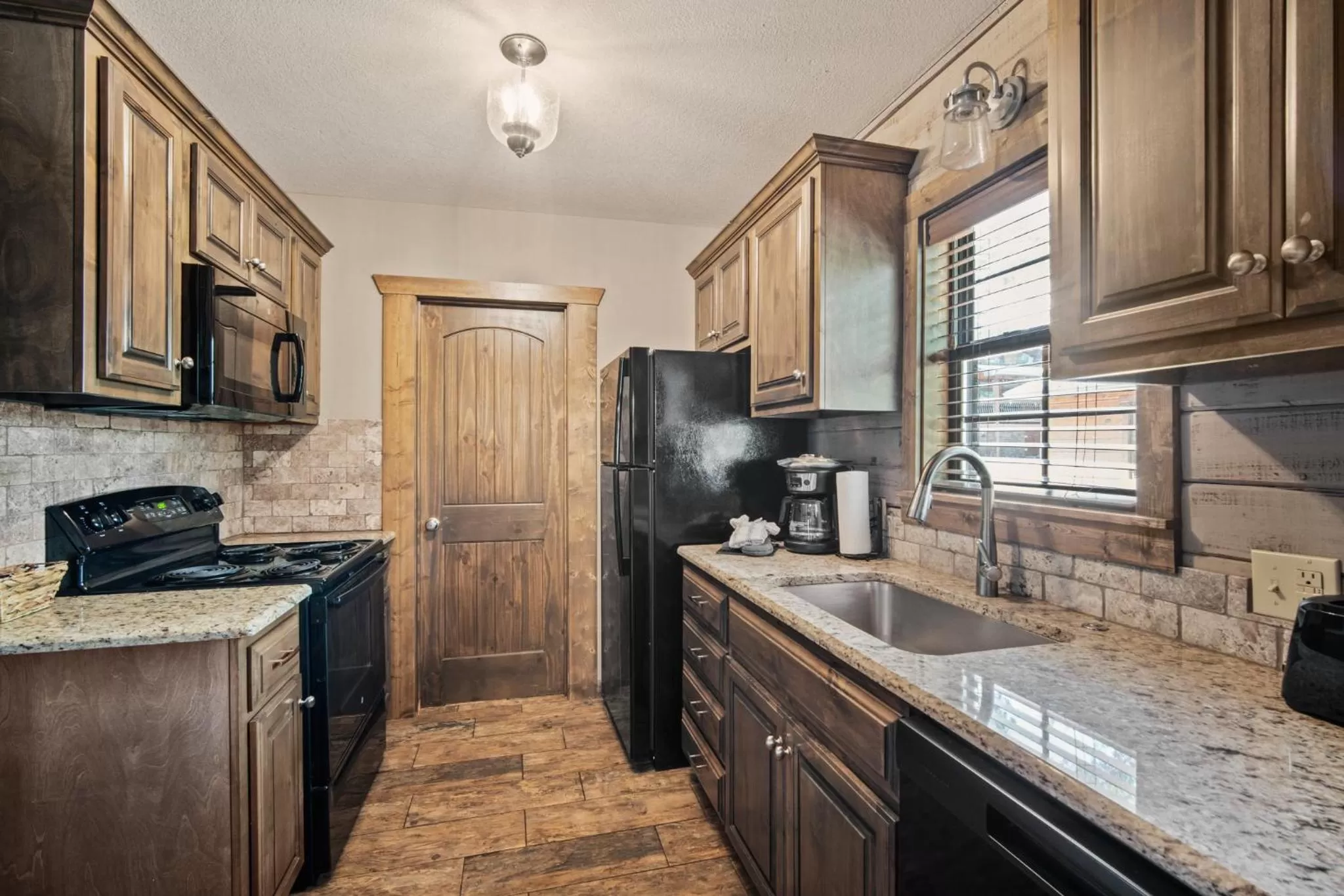 Kitchen or kitchenette in Table Rock Resorts at Indian Point