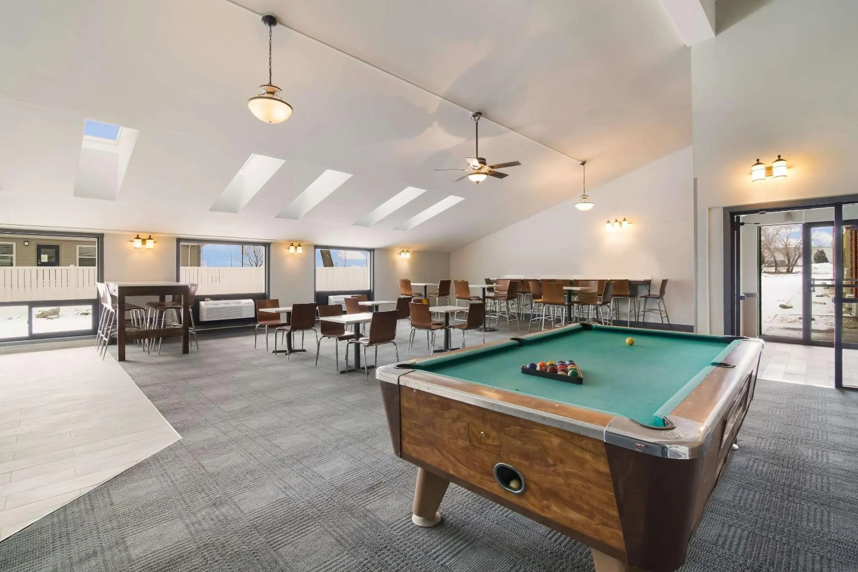 Restaurant/places to eat, Billiards in Econo Lodge Williston