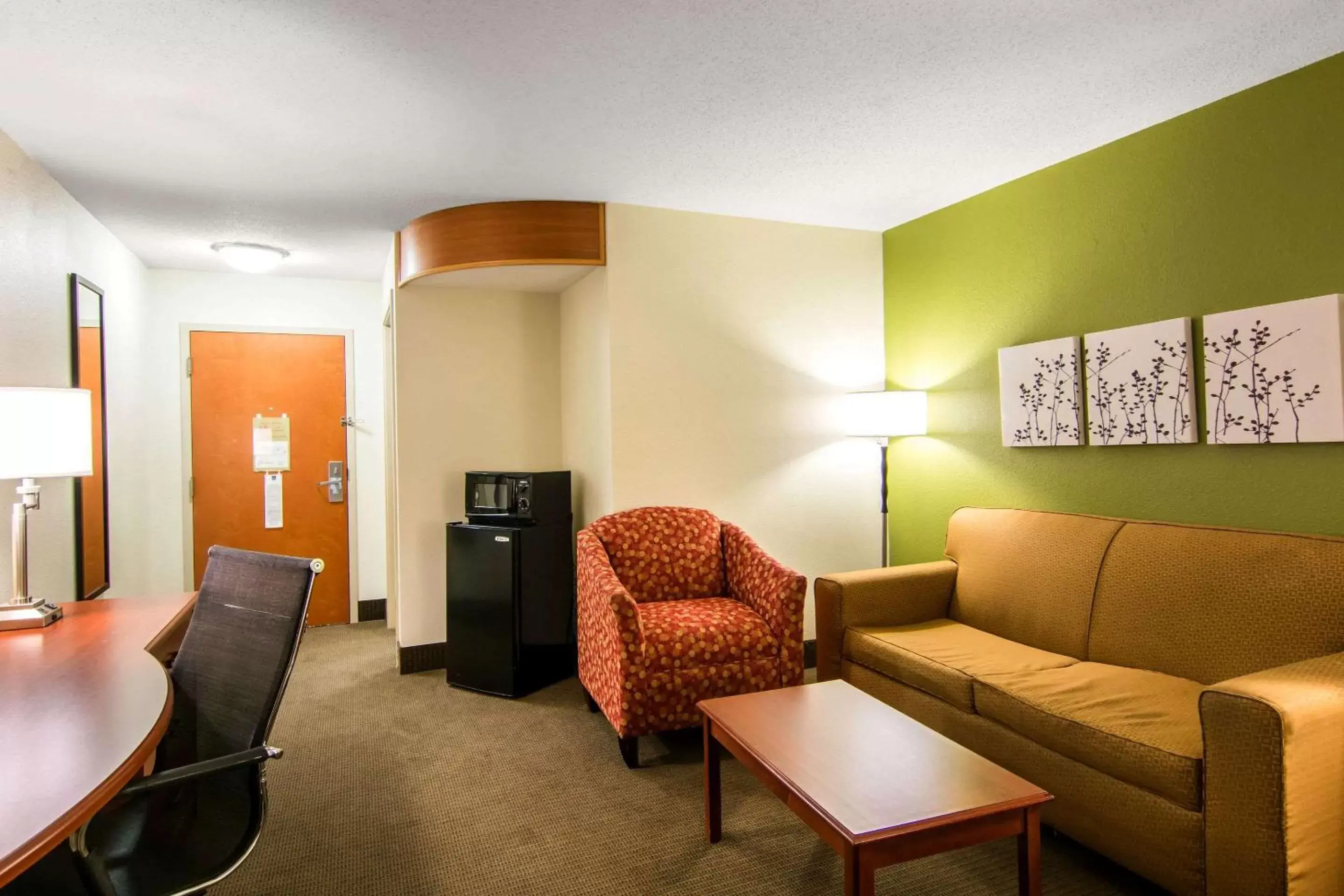 Photo of the whole room, Seating Area in Sleep Inn & Suites near Fort Gregg-Adams