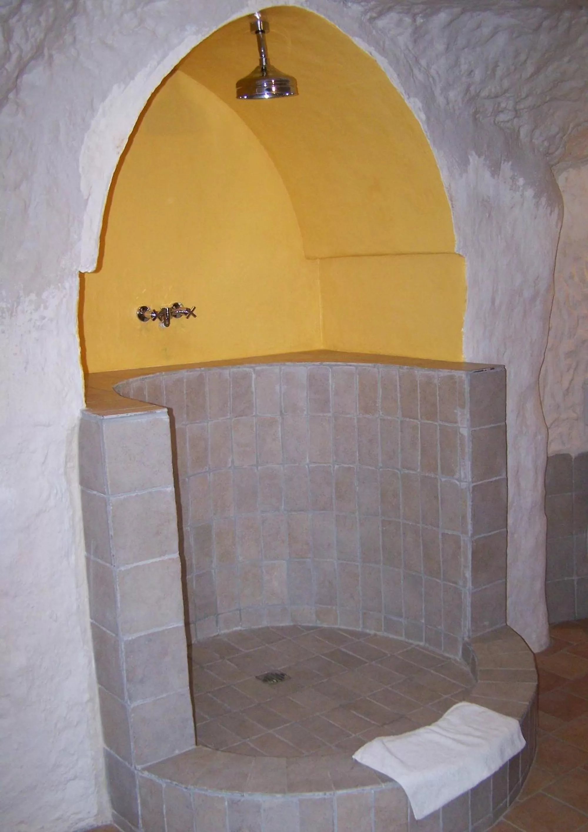 Shower in Troglodelice