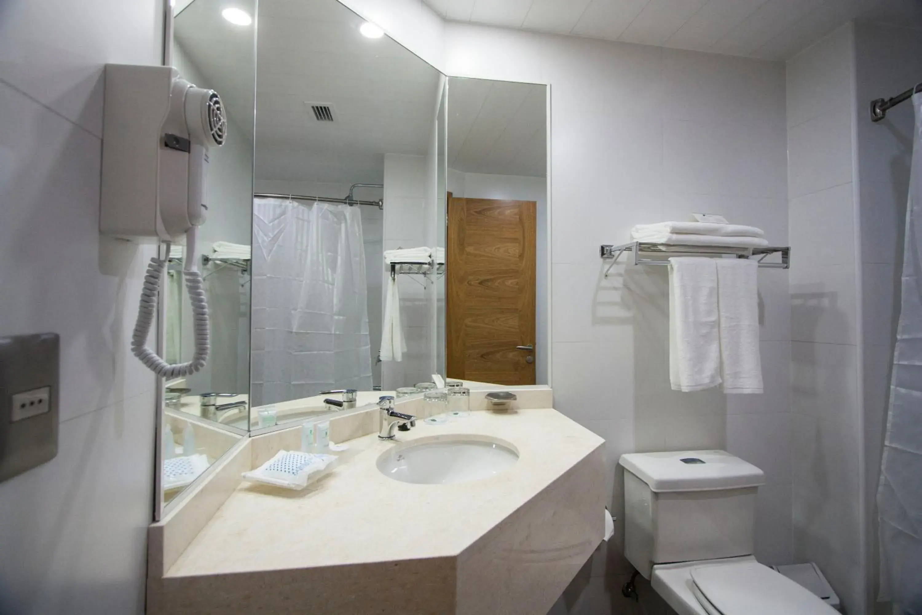Bathroom in Hotel Diego de Almagro Osorno
