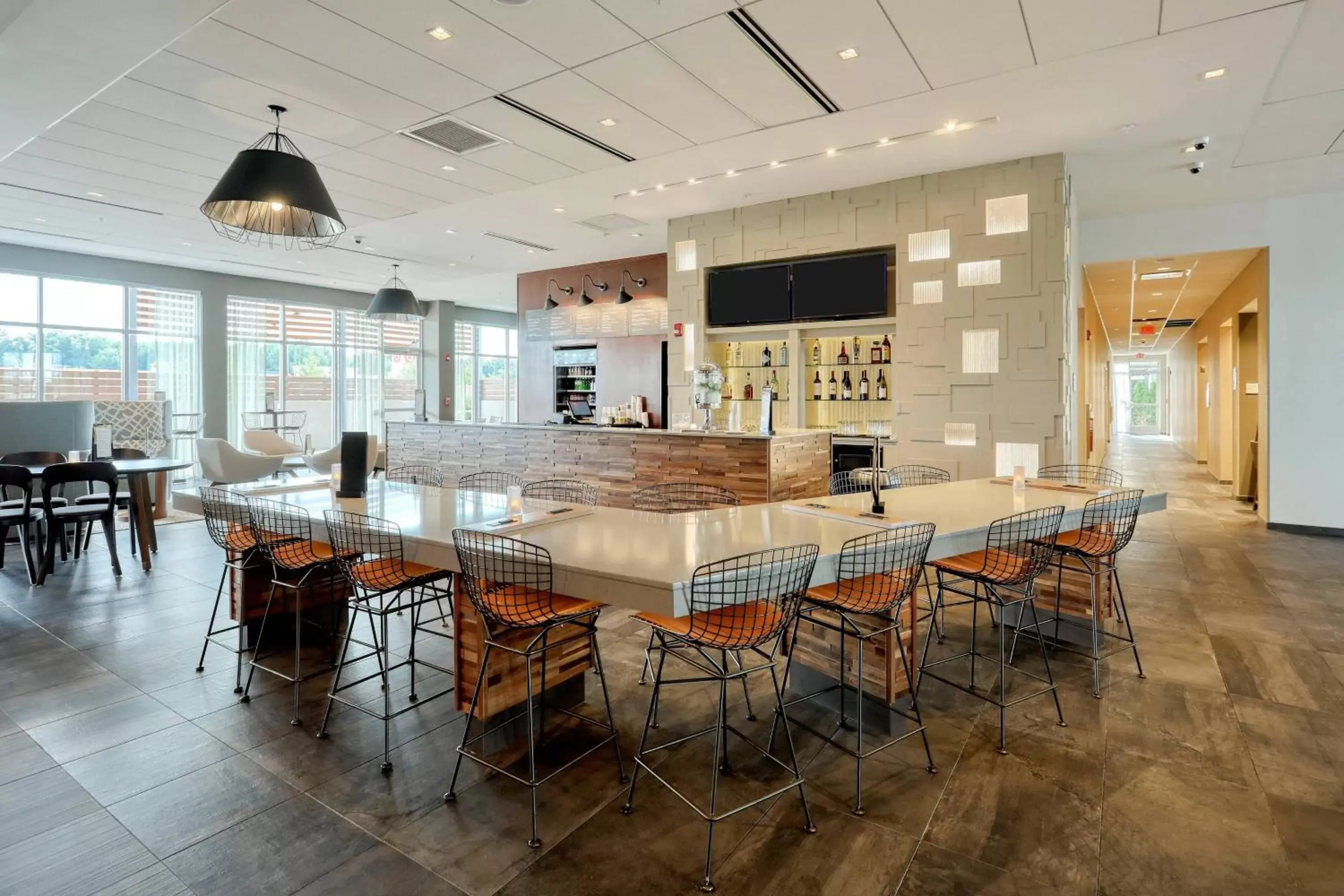 Restaurant/Places to Eat in Courtyard by Marriott North Brunswick