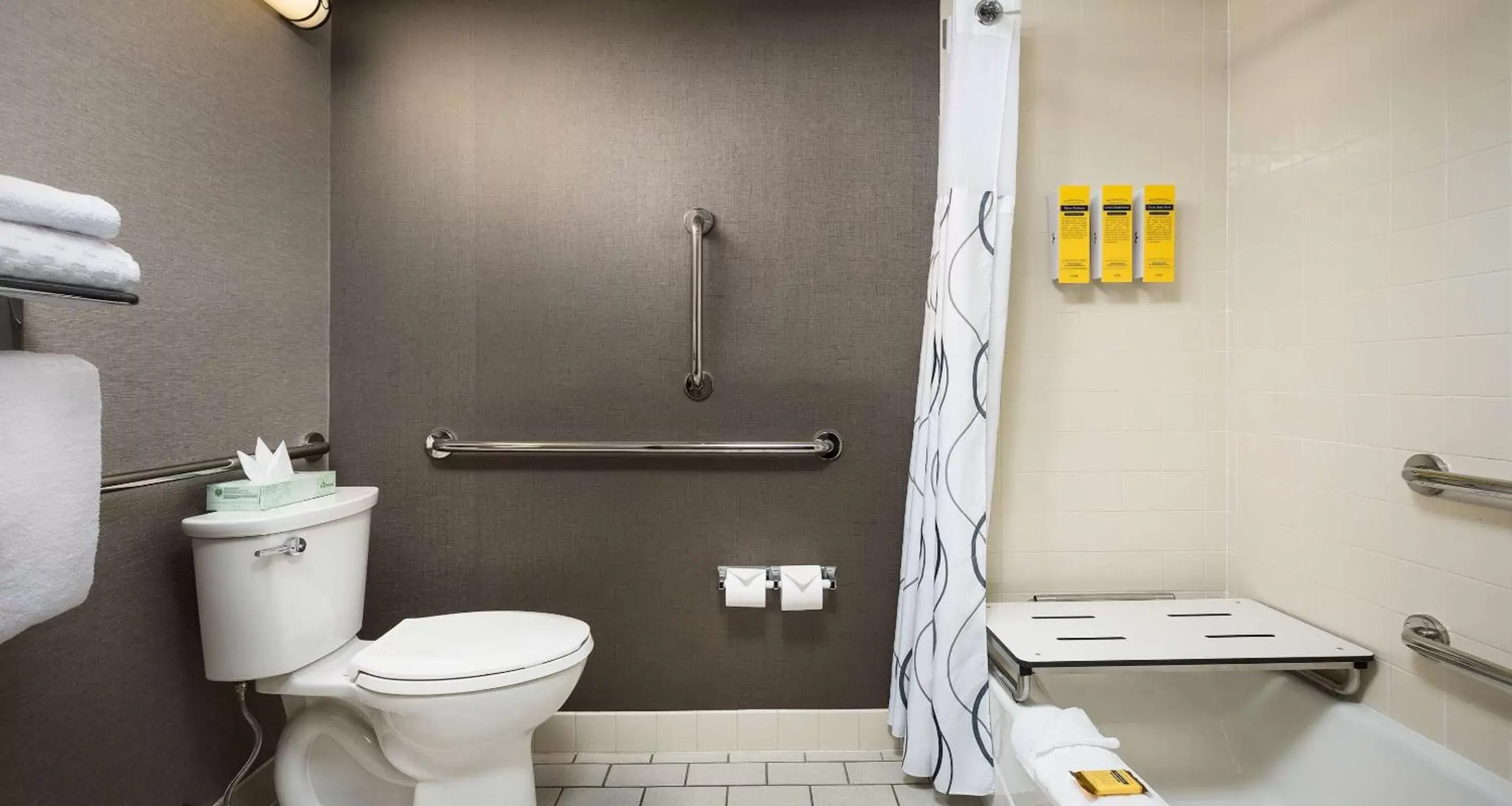 Photo of the whole room, Bathroom in Best Western Landmark Inn