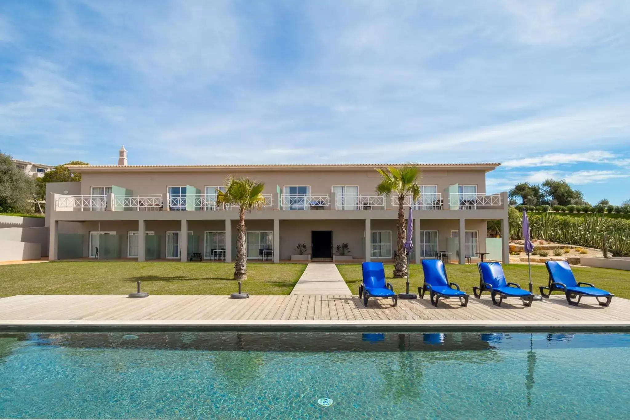 Swimming Pool in Pestana Gramacho Residences