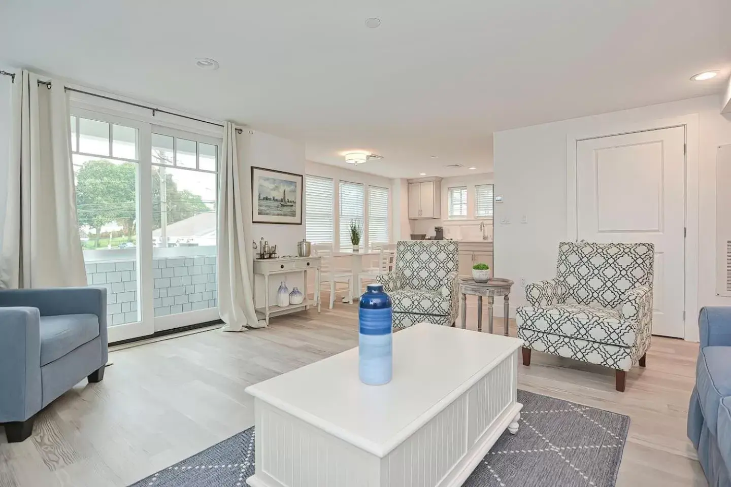 Seating Area in Harbourtown Suites on Plymouth Harbor