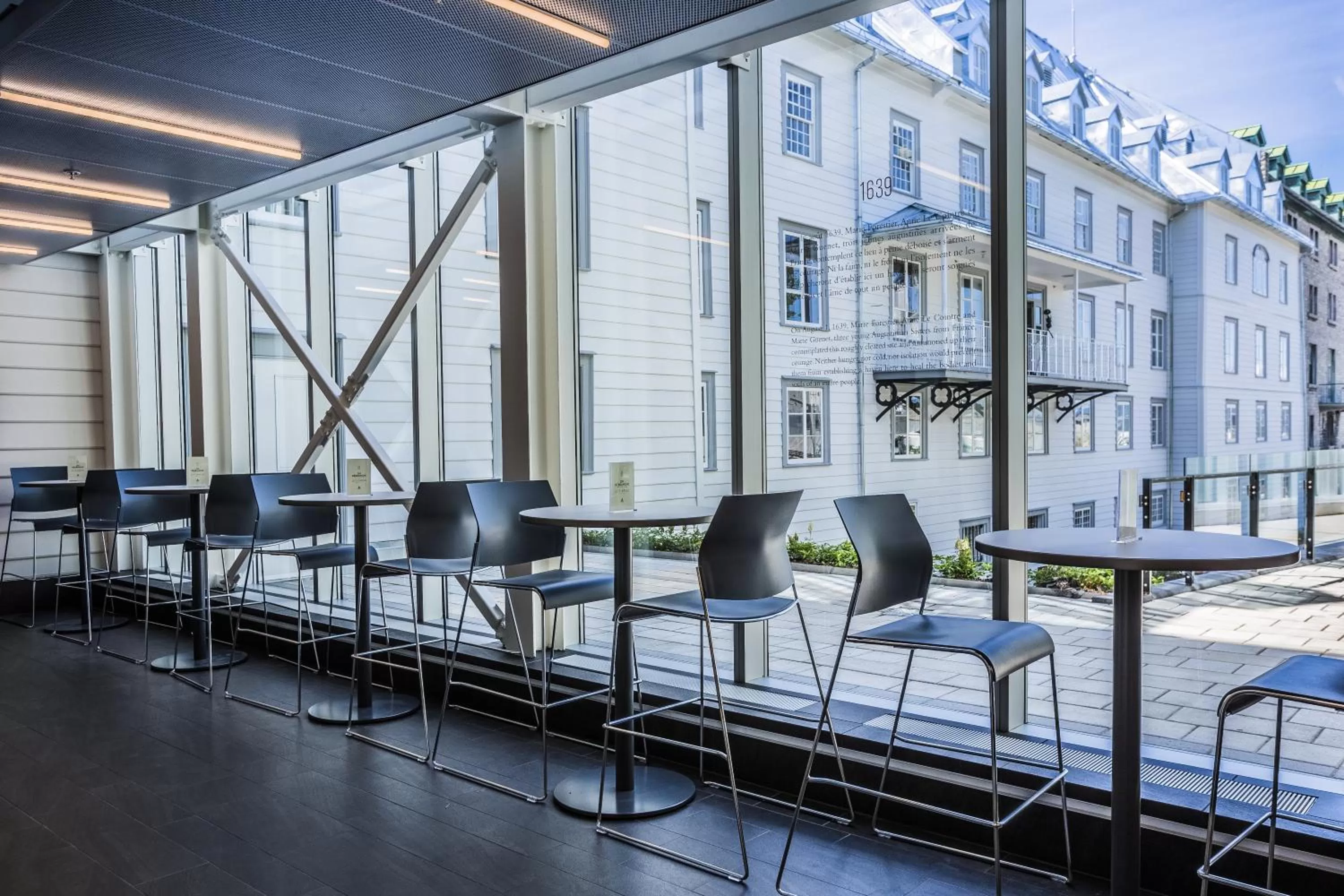 Communal lounge/ TV room in Monastère des Augustines