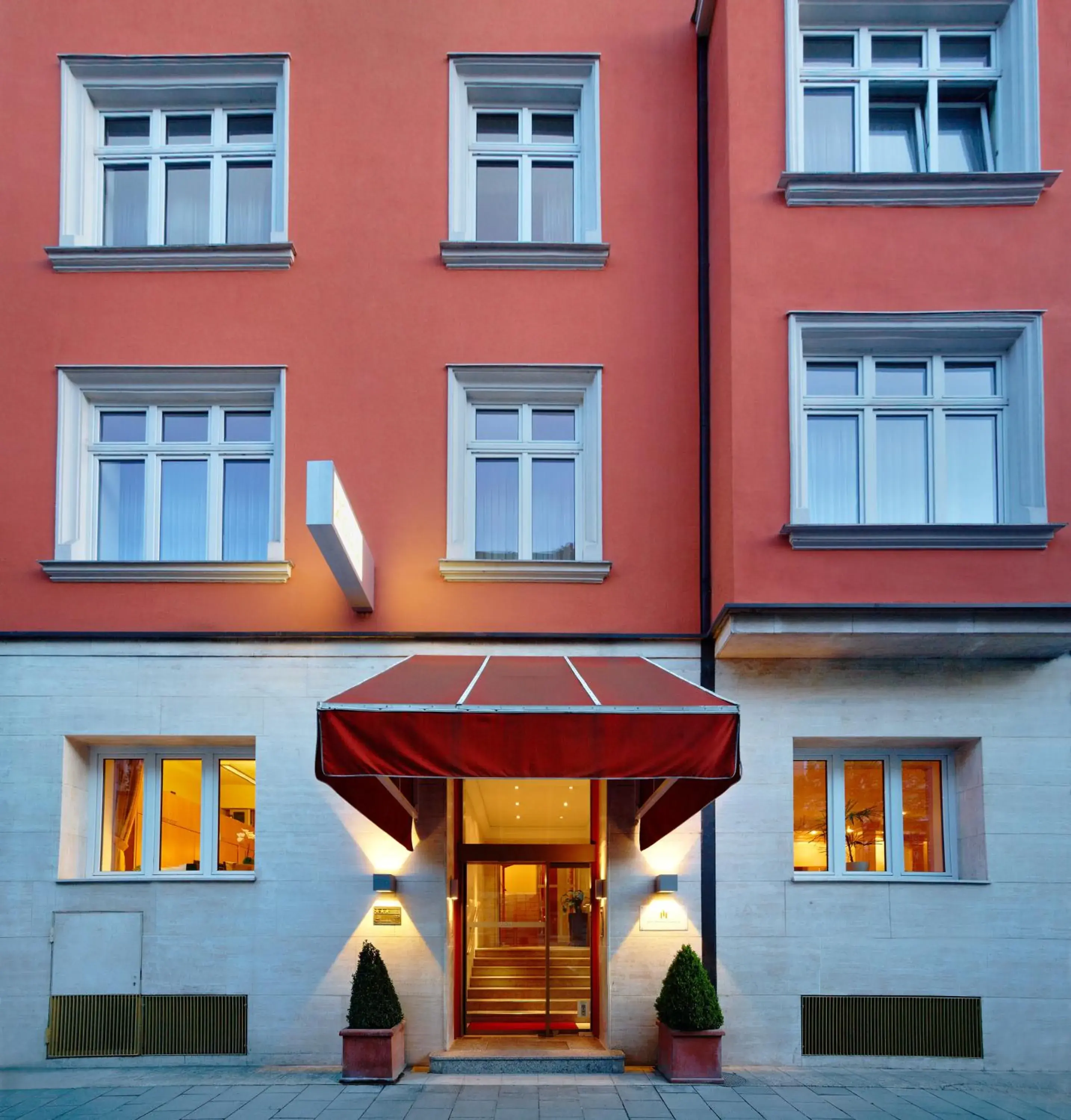 Property building in Hotel ADRIA München Property building in Hotel ADRIA München