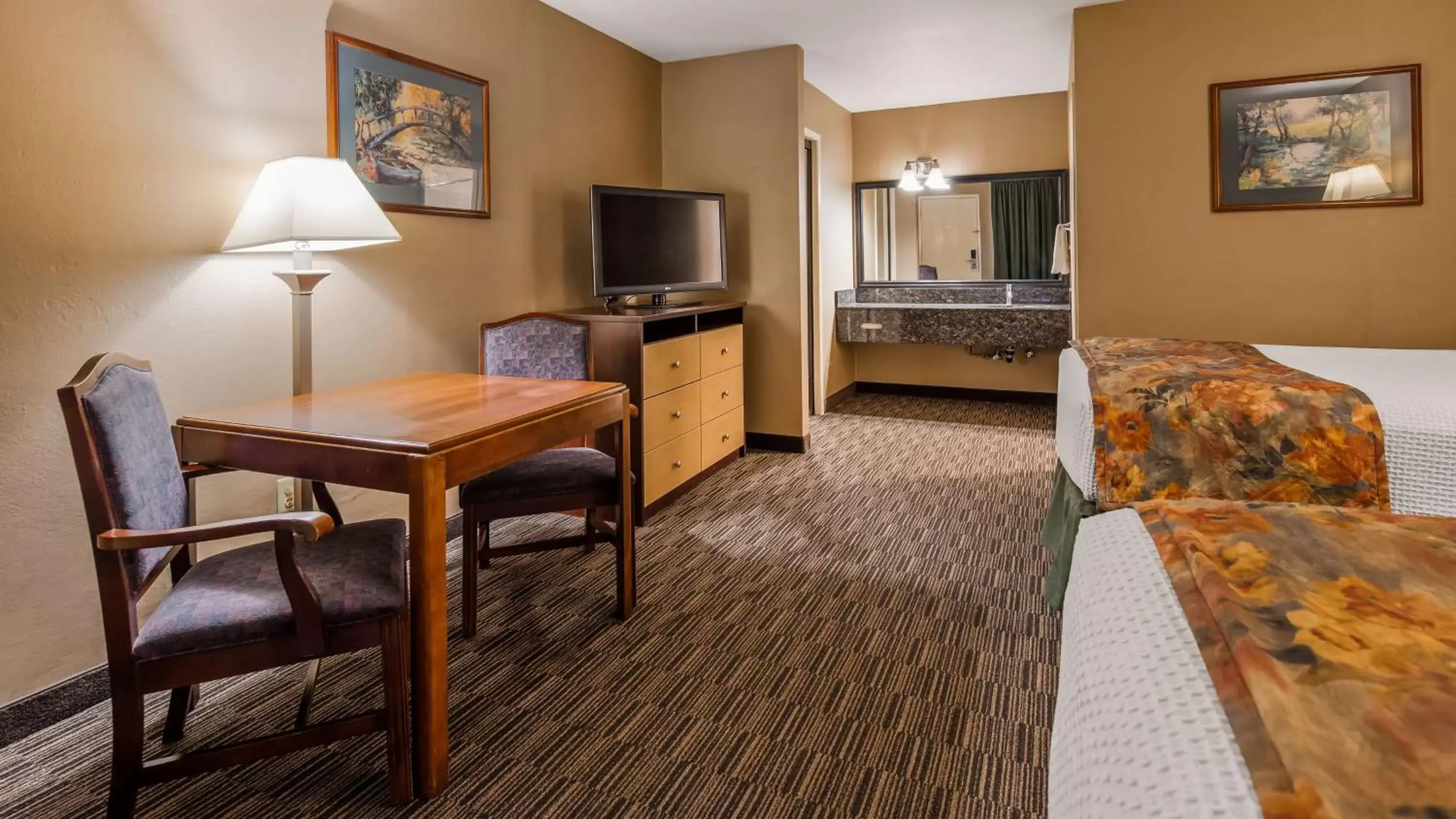 Bedroom, Seating Area in Best Western La Posada Motel