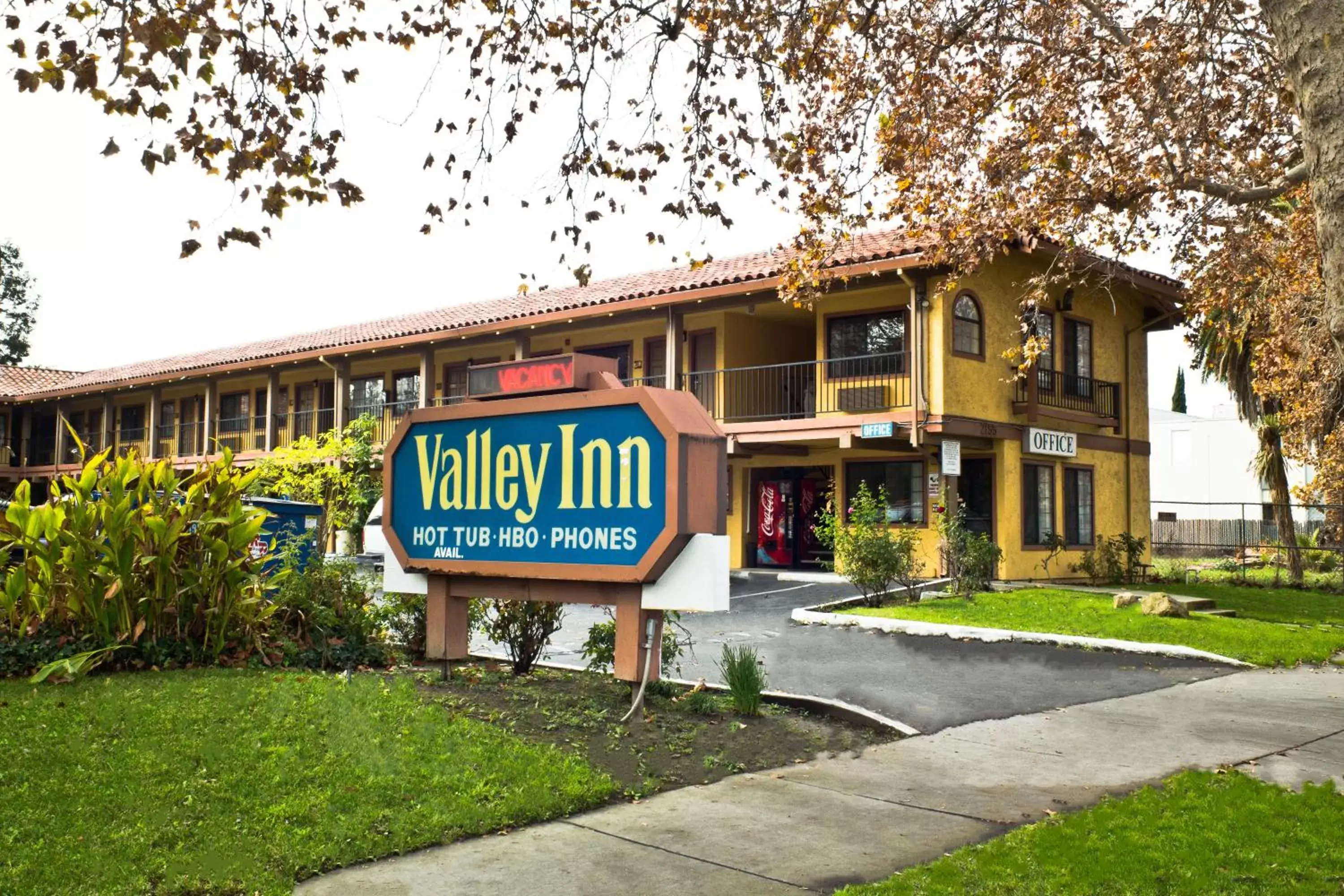 Property Building in Valley Inn San Jose