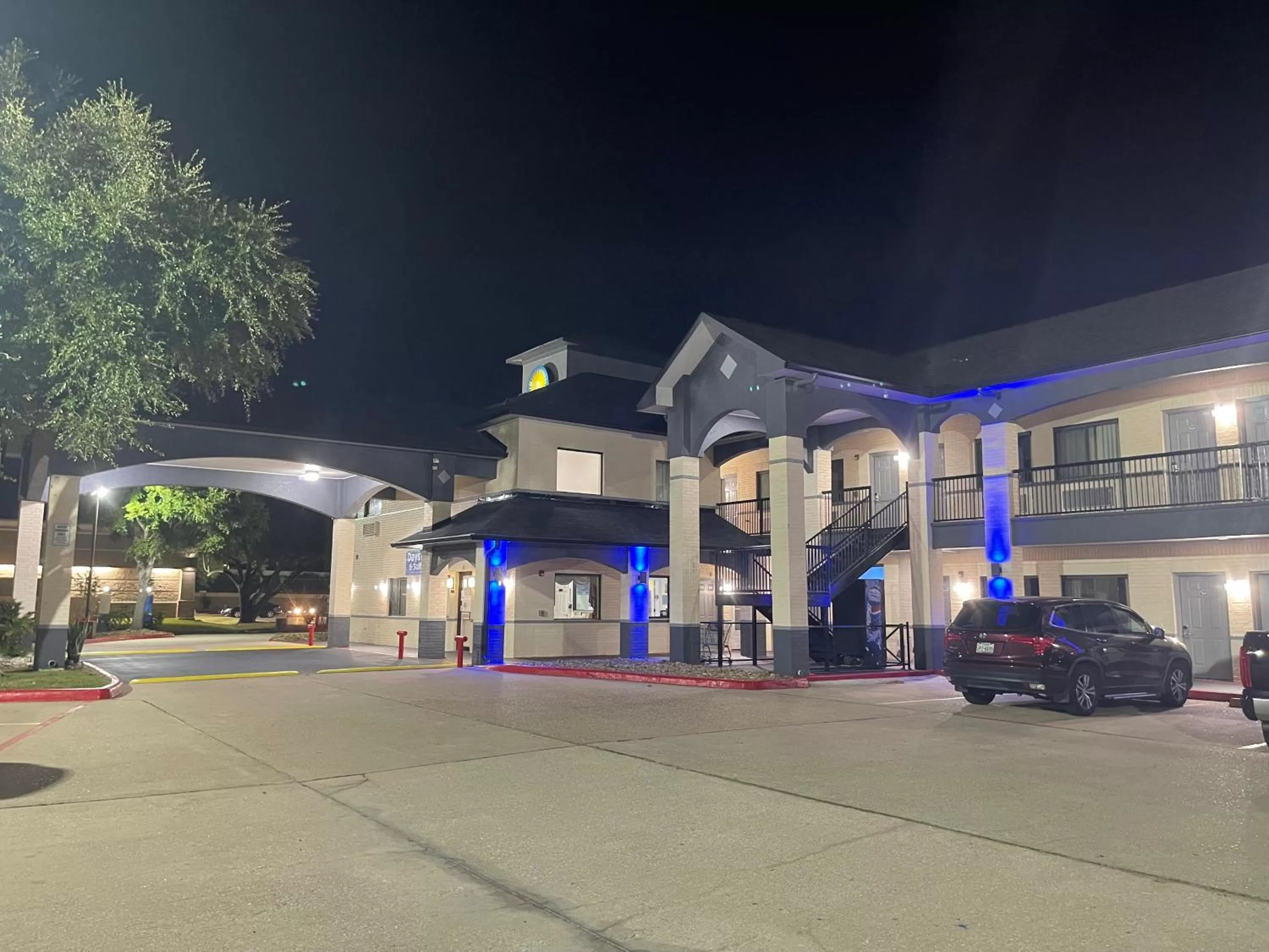 Property building in Days Inn by Wyndham Dickinson TX