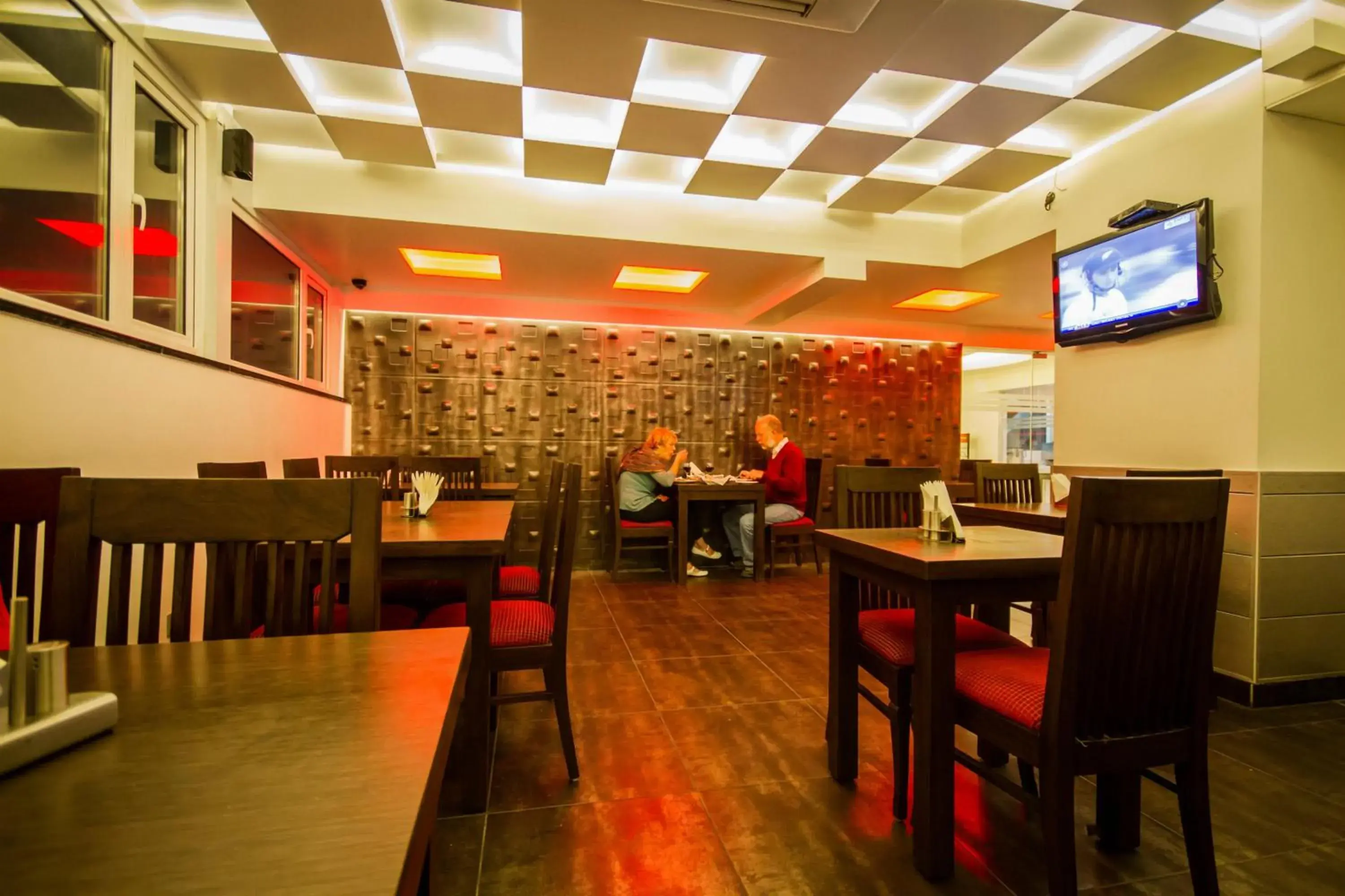 Restaurant/Places to Eat in Grand Godwin Near NDLS Railway Station- Paharganj