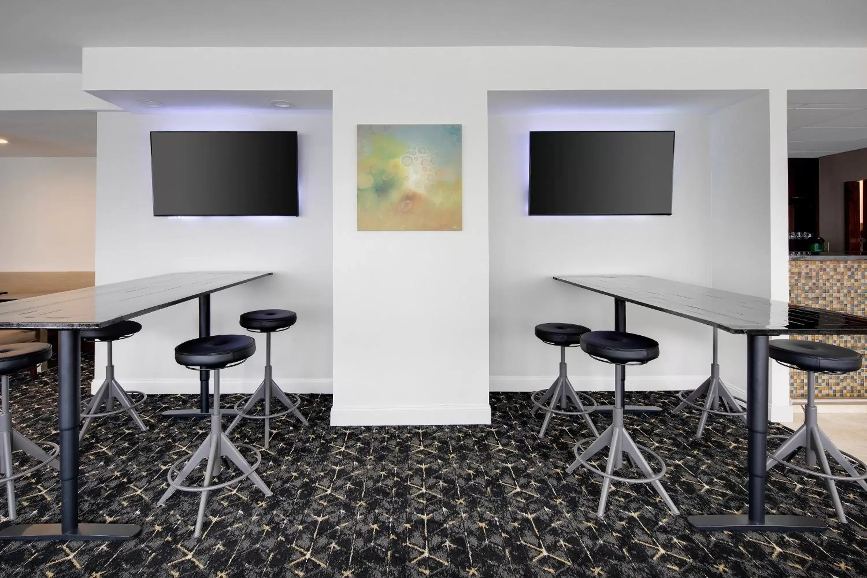 Lounge or bar, TV/Entertainment Center in Sheraton Orlando North