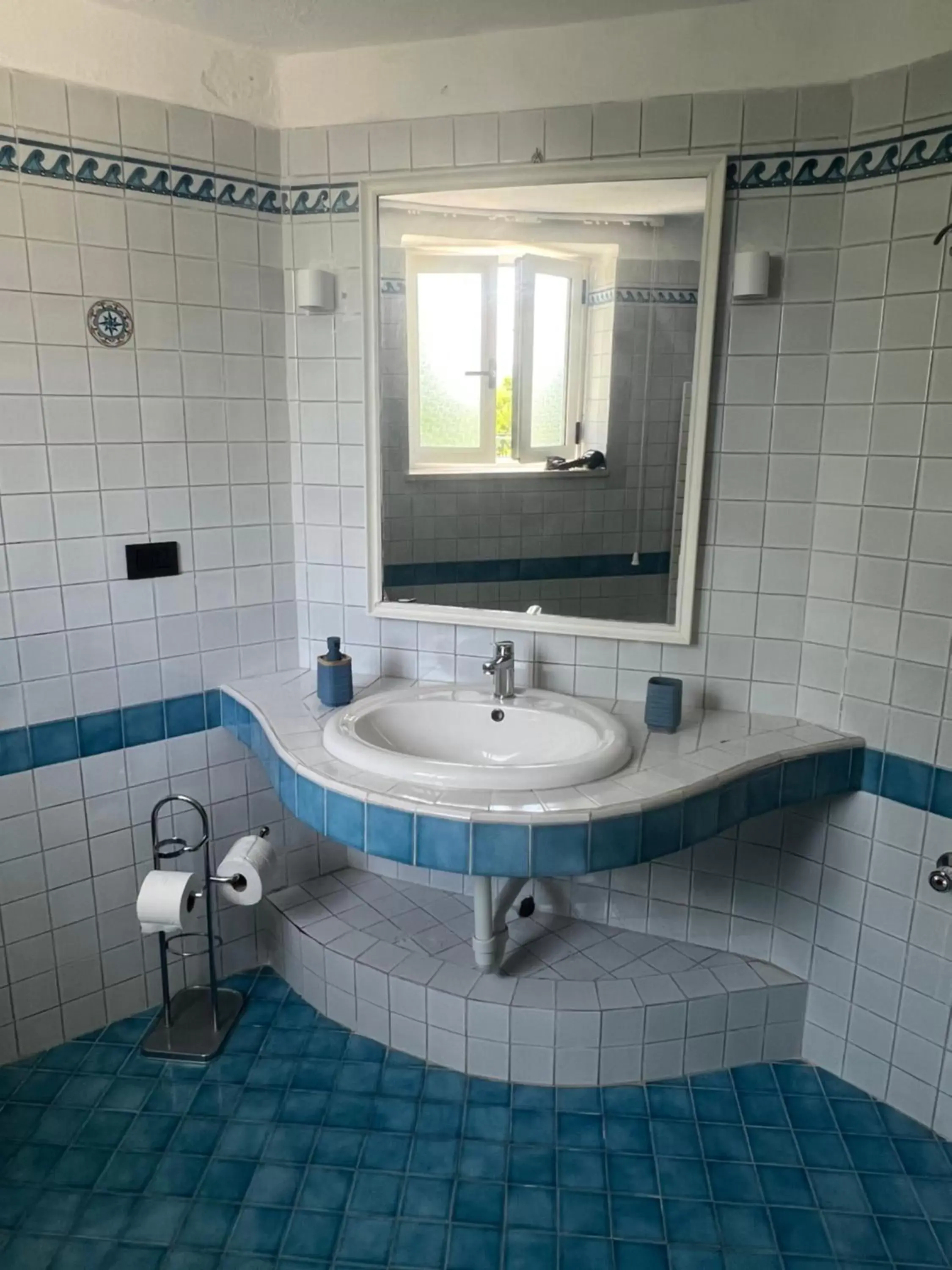 Toilet, Bathroom in Blu Panorama
