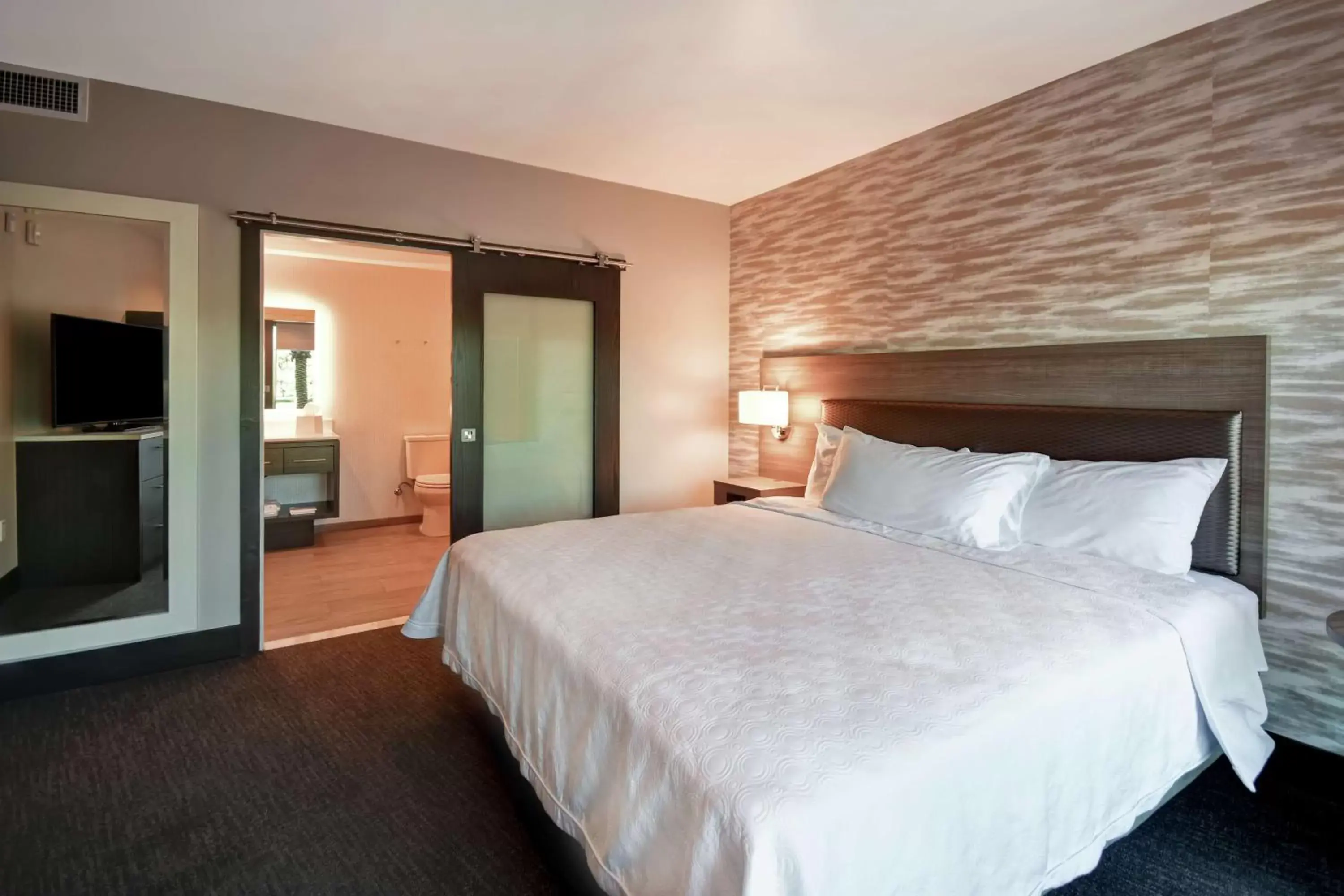 Bed in Home2 Suites by Hilton Los Angeles Montebello