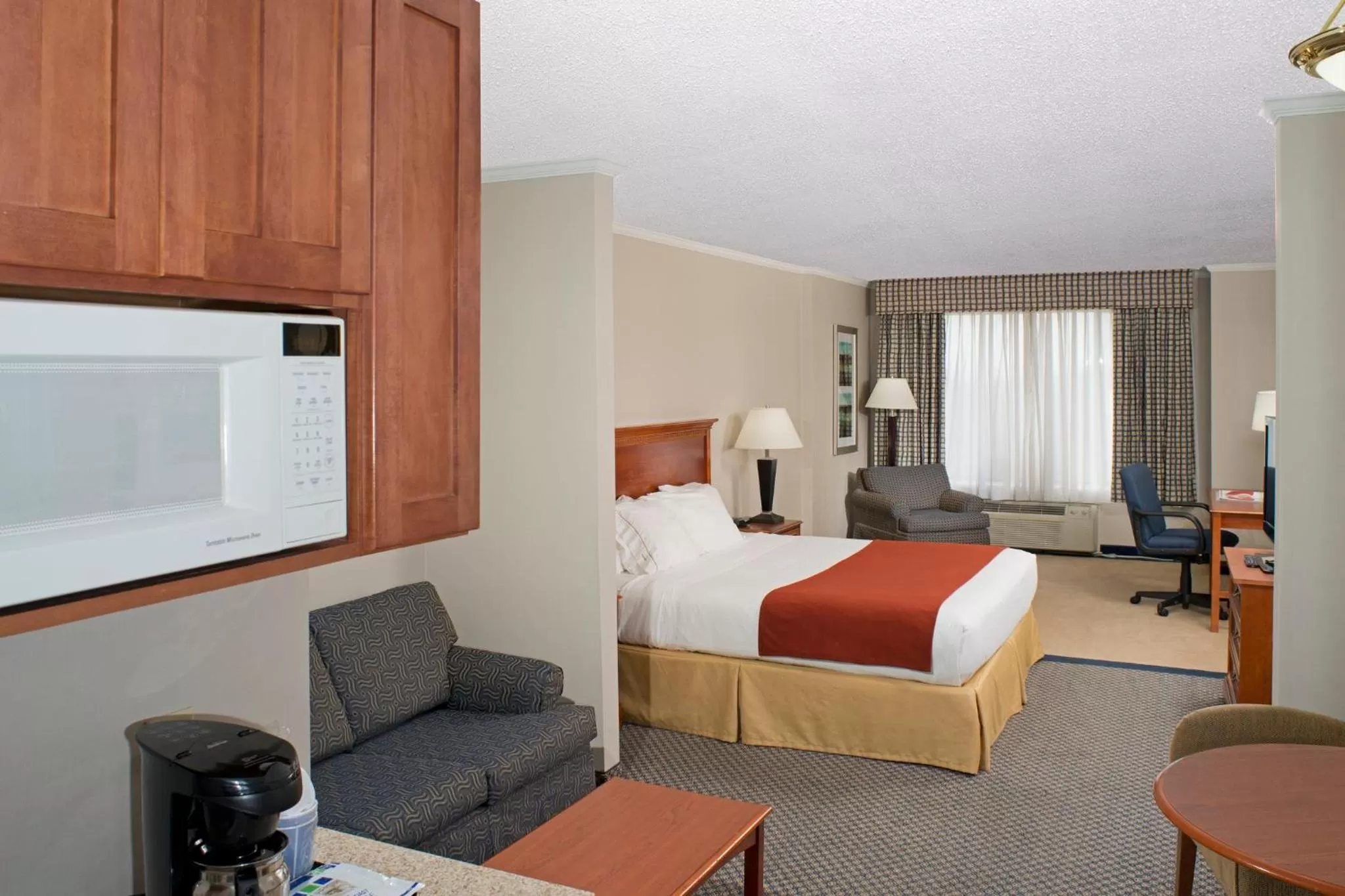 Photo of the whole room, Bed in Holiday Inn Express & Suites East Greenbush Albany-Skyline by IHG