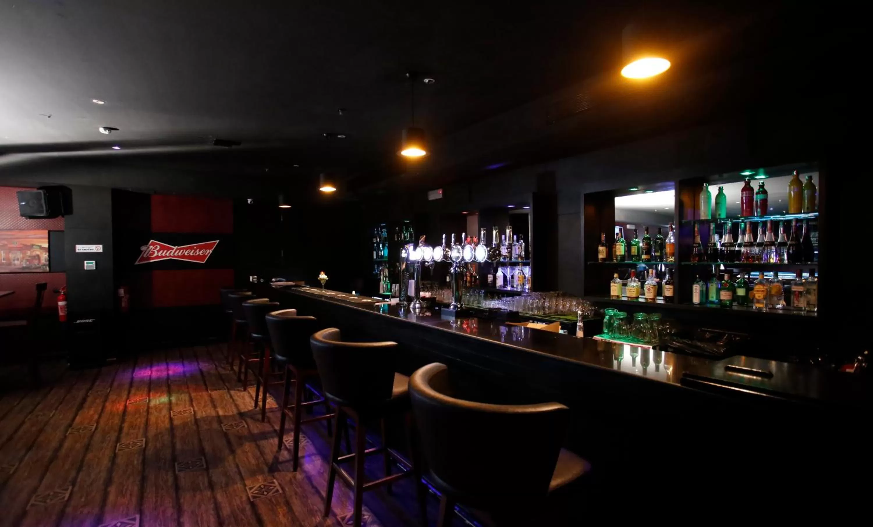 Lounge or bar in Crystal Palace Hotel