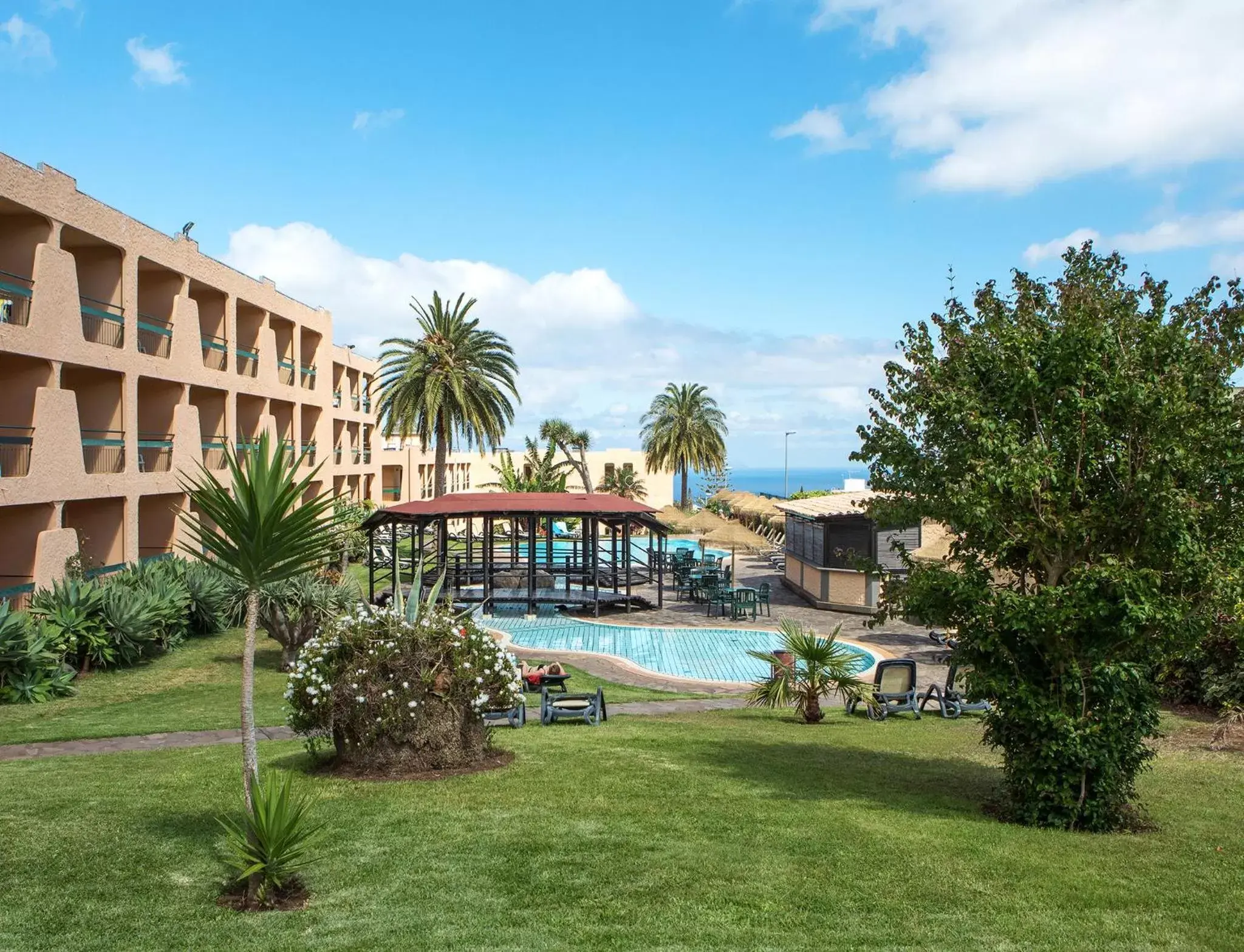 Garden, Swimming Pool in Dom Pedro Garajau