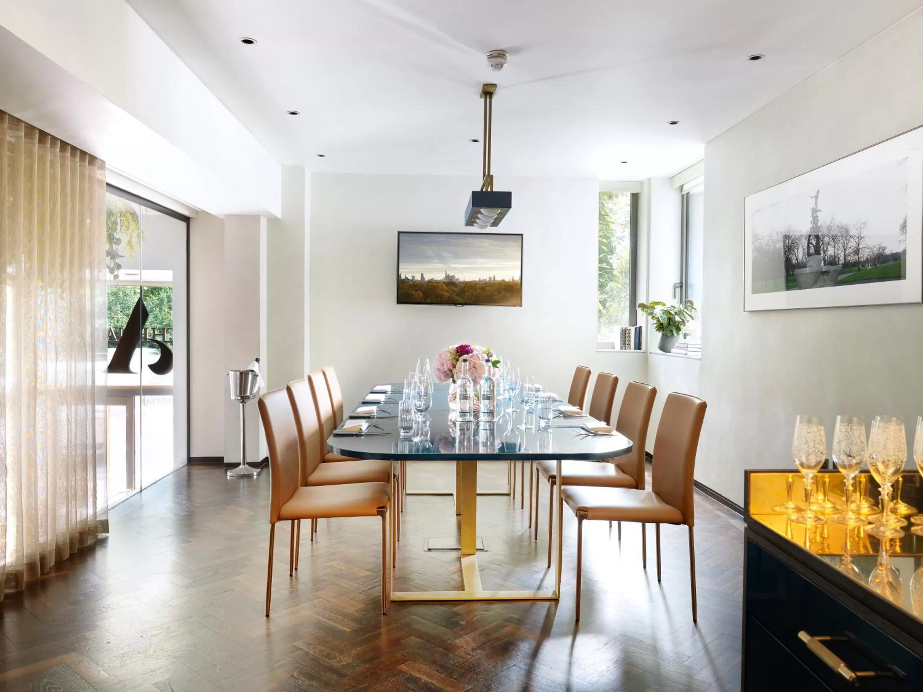 Business facilities in The Athenaeum Hotel & Residences