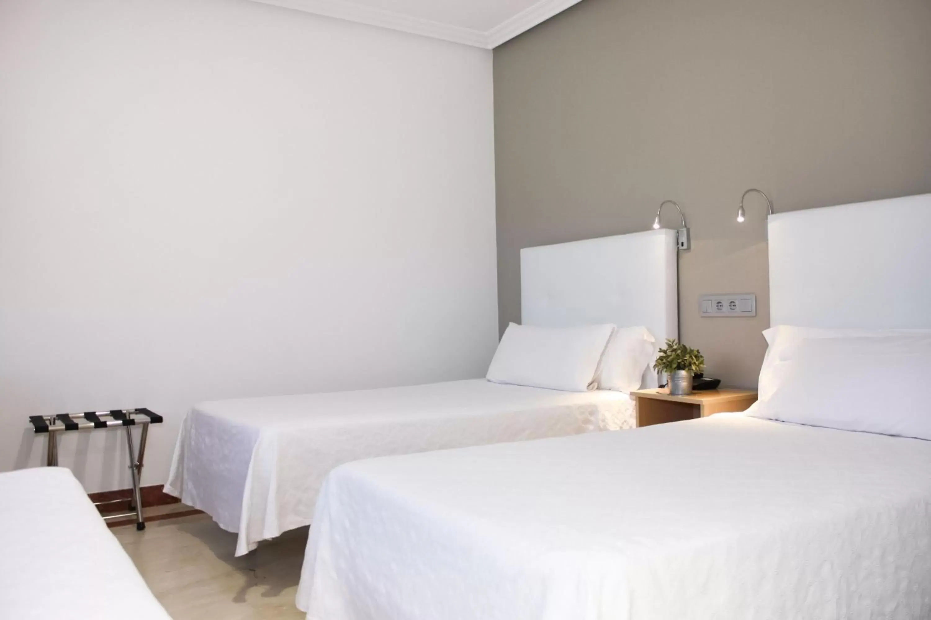 Photo of the whole room, Bed in Hospedium Hotel Castilla