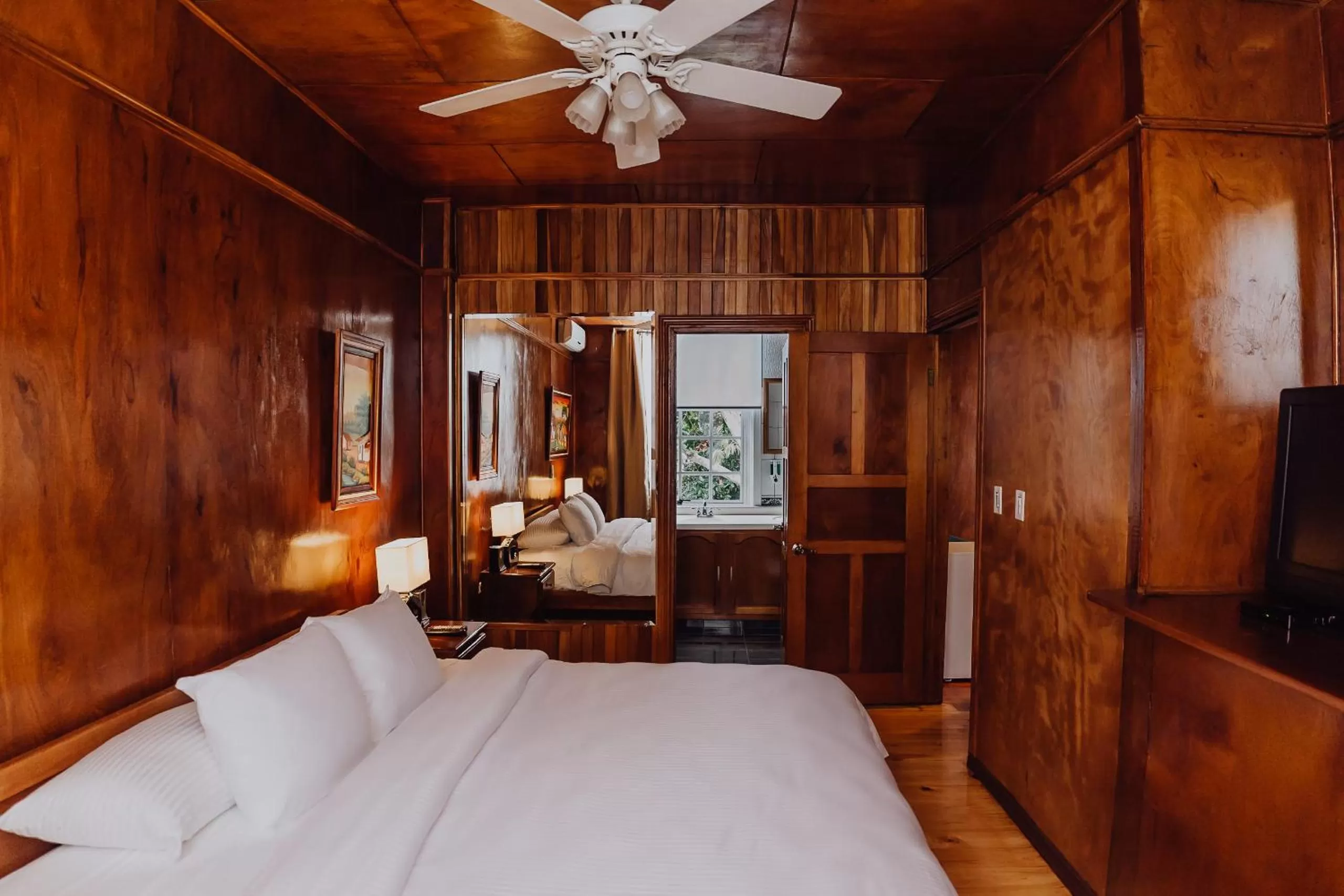 Bed in Hotel Dunn Inn