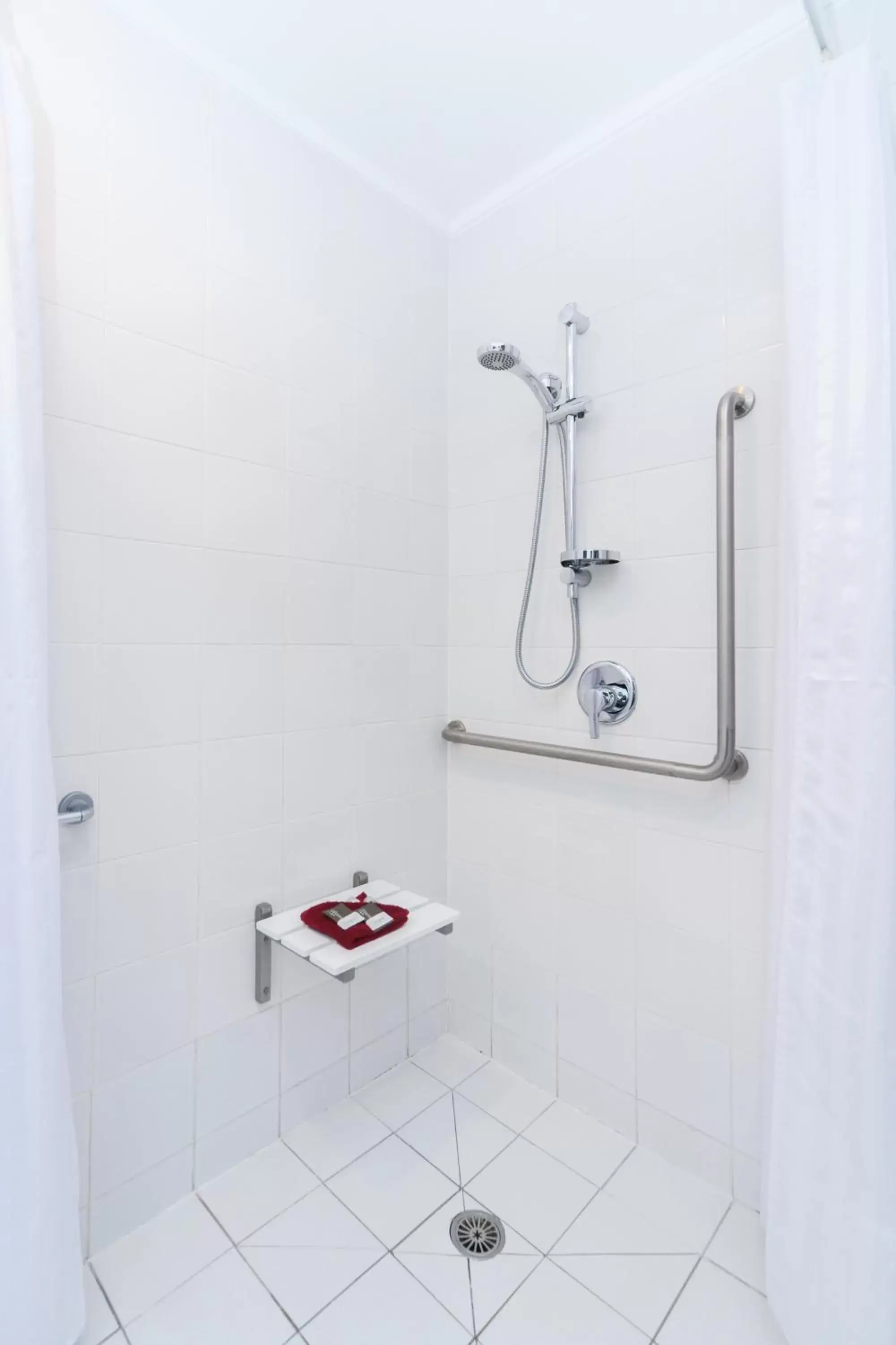 Bathroom in Aubyn Court Spa Motel