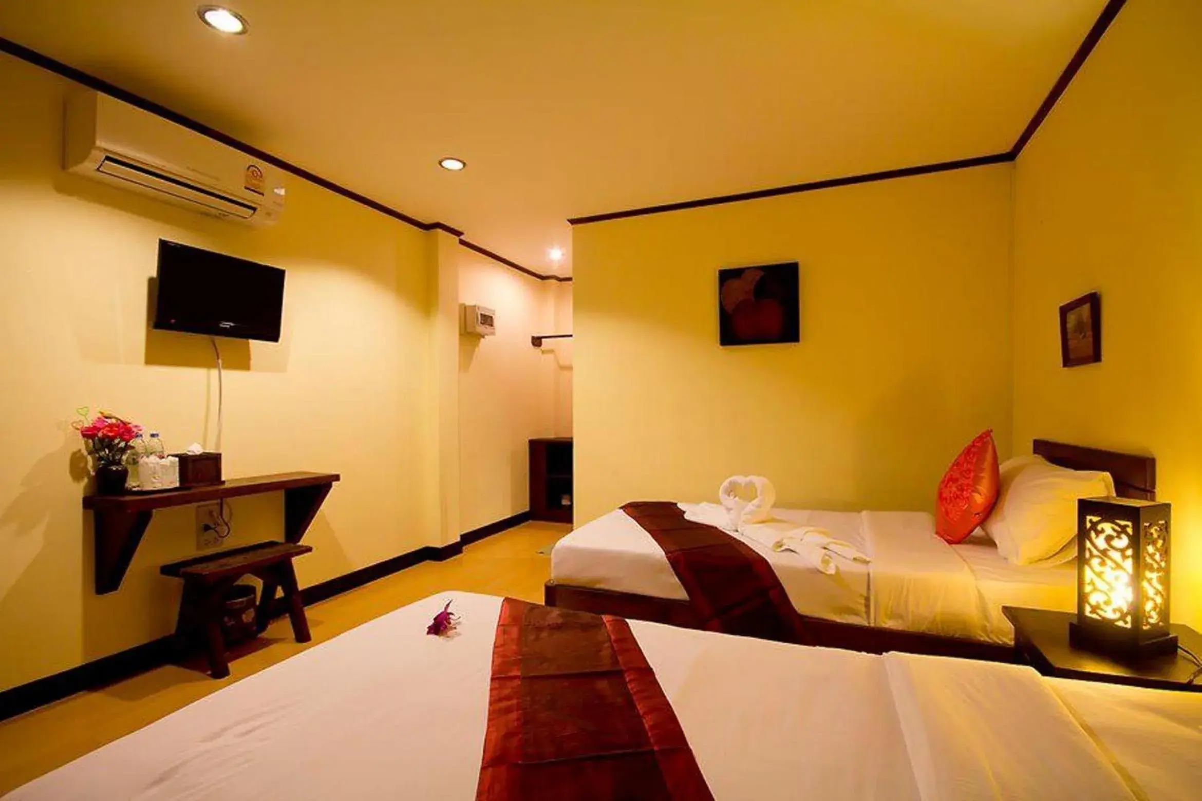 Photo of the whole room, Bed in The Sylvana Pai Hotel