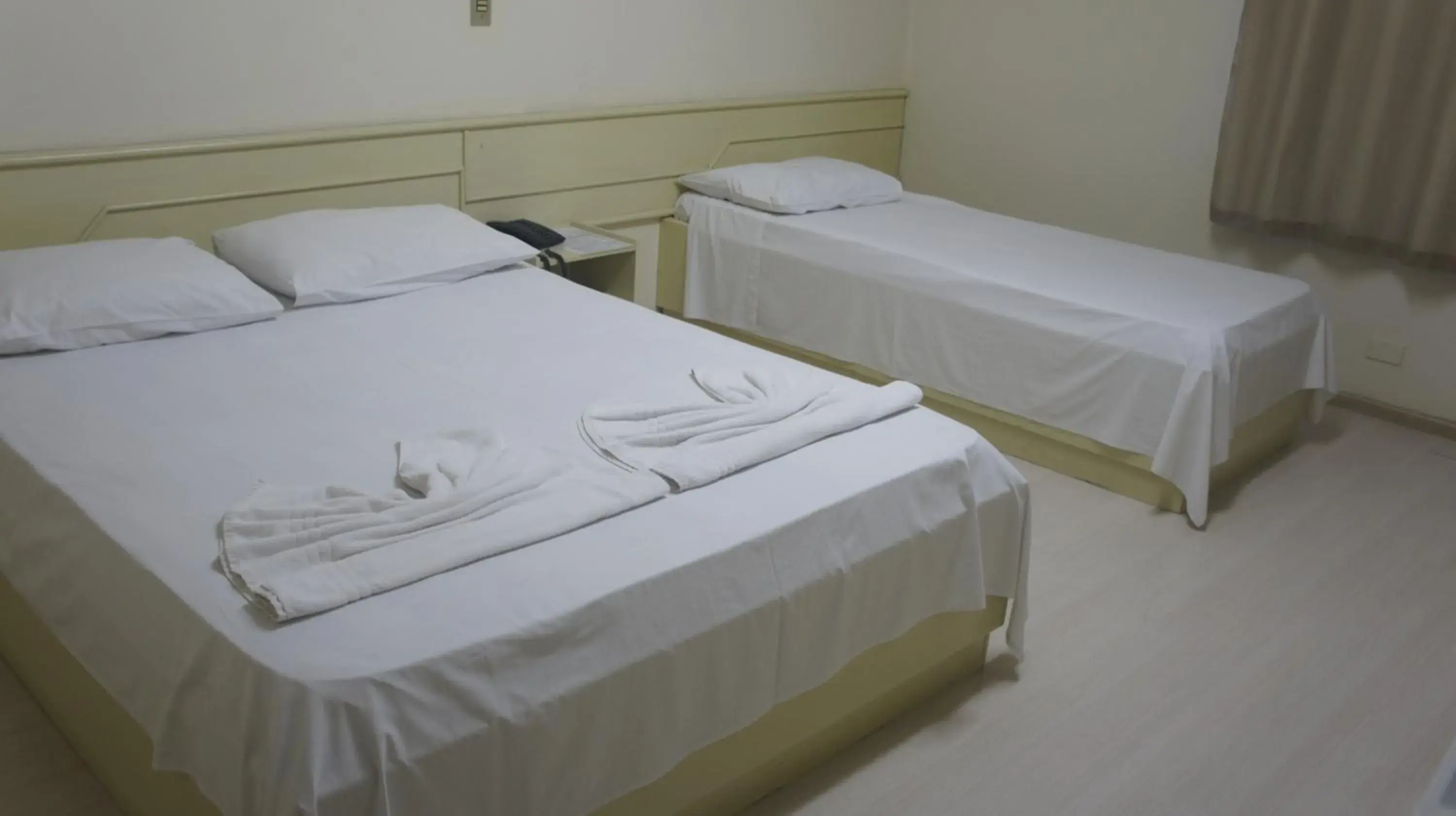 Bathroom, Bed in Alvorada Iguassu Hotel