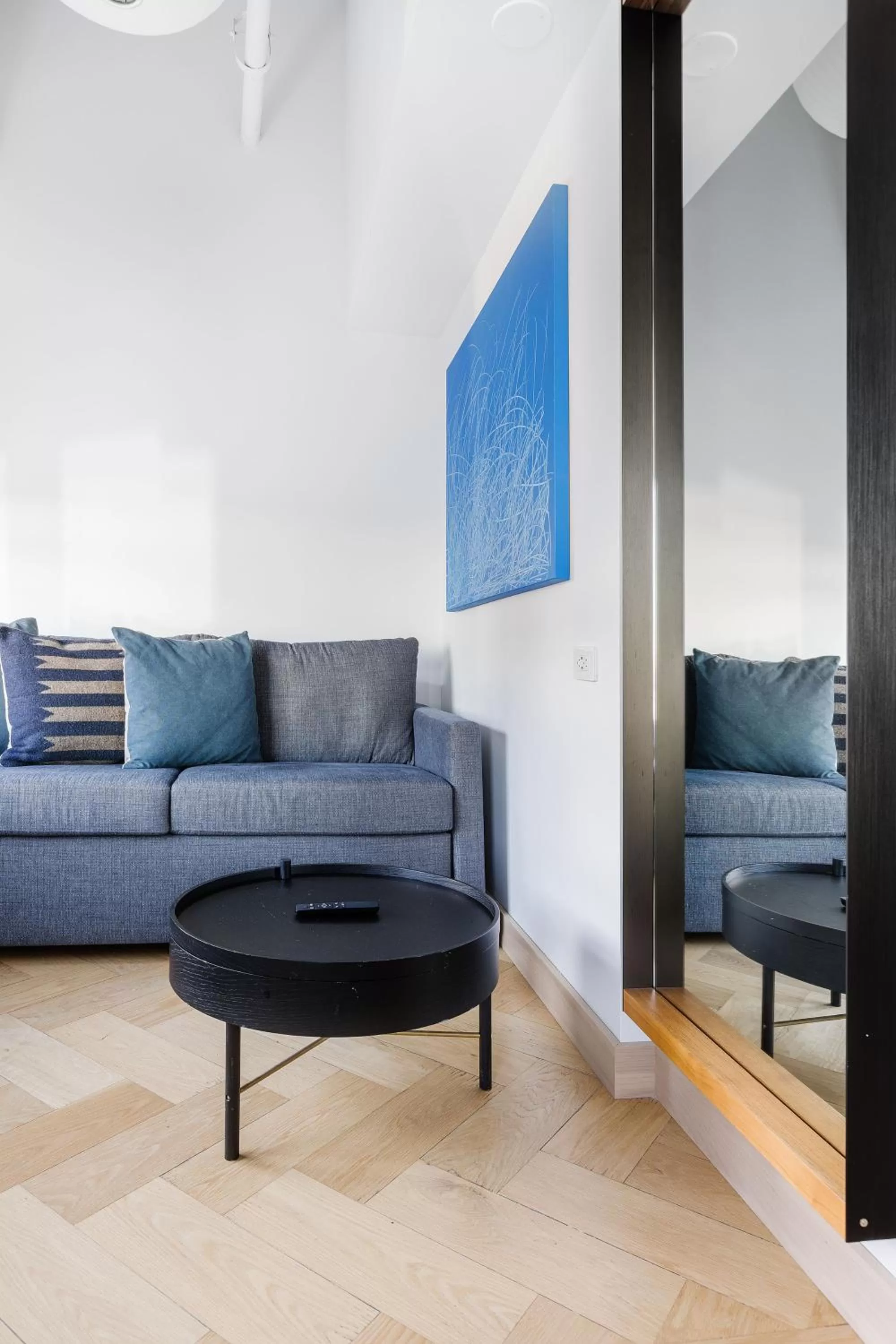 Living room in Placemakr Wall Street