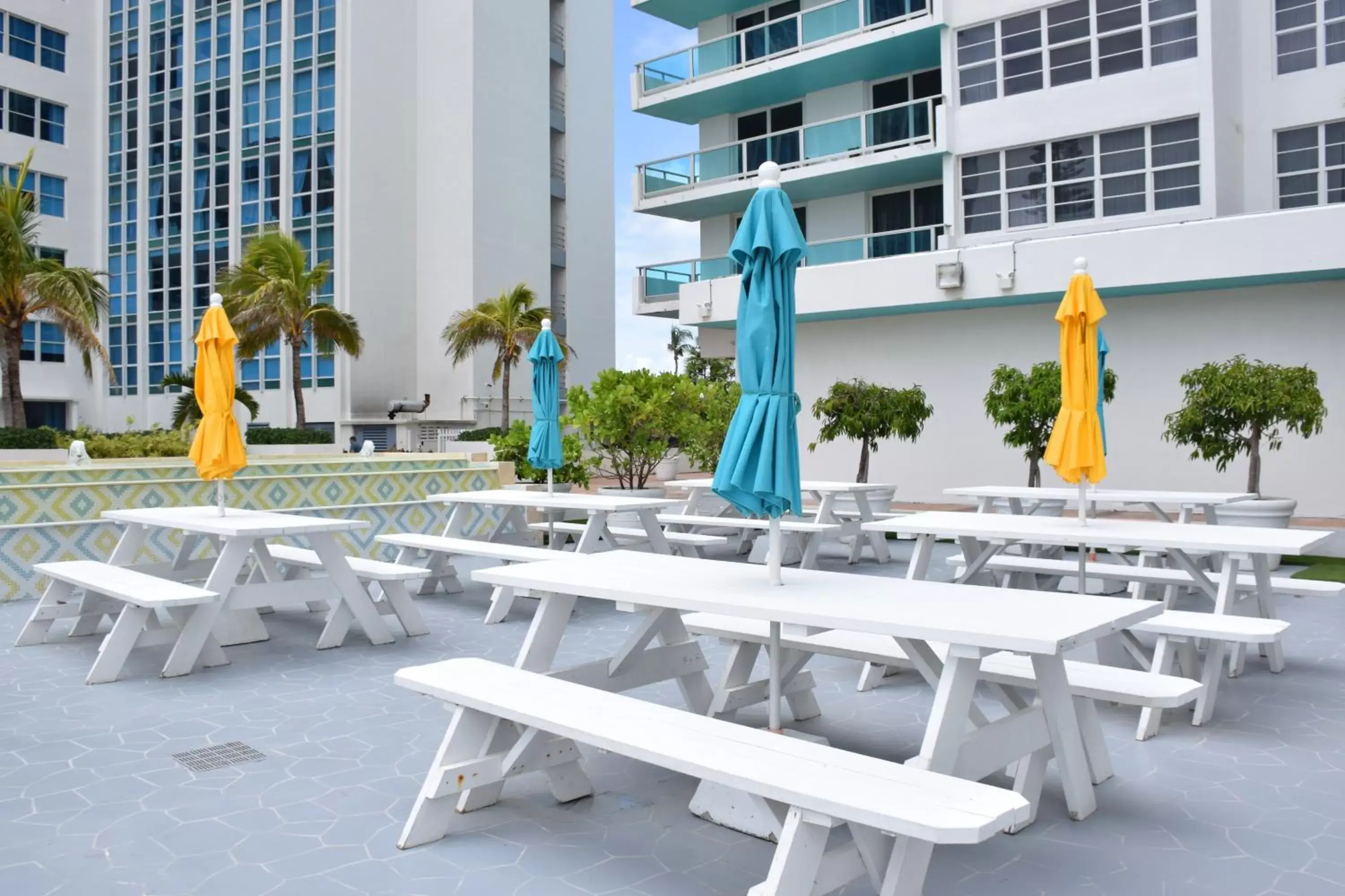 Seating area in Seacoast Suites on Miami Beach