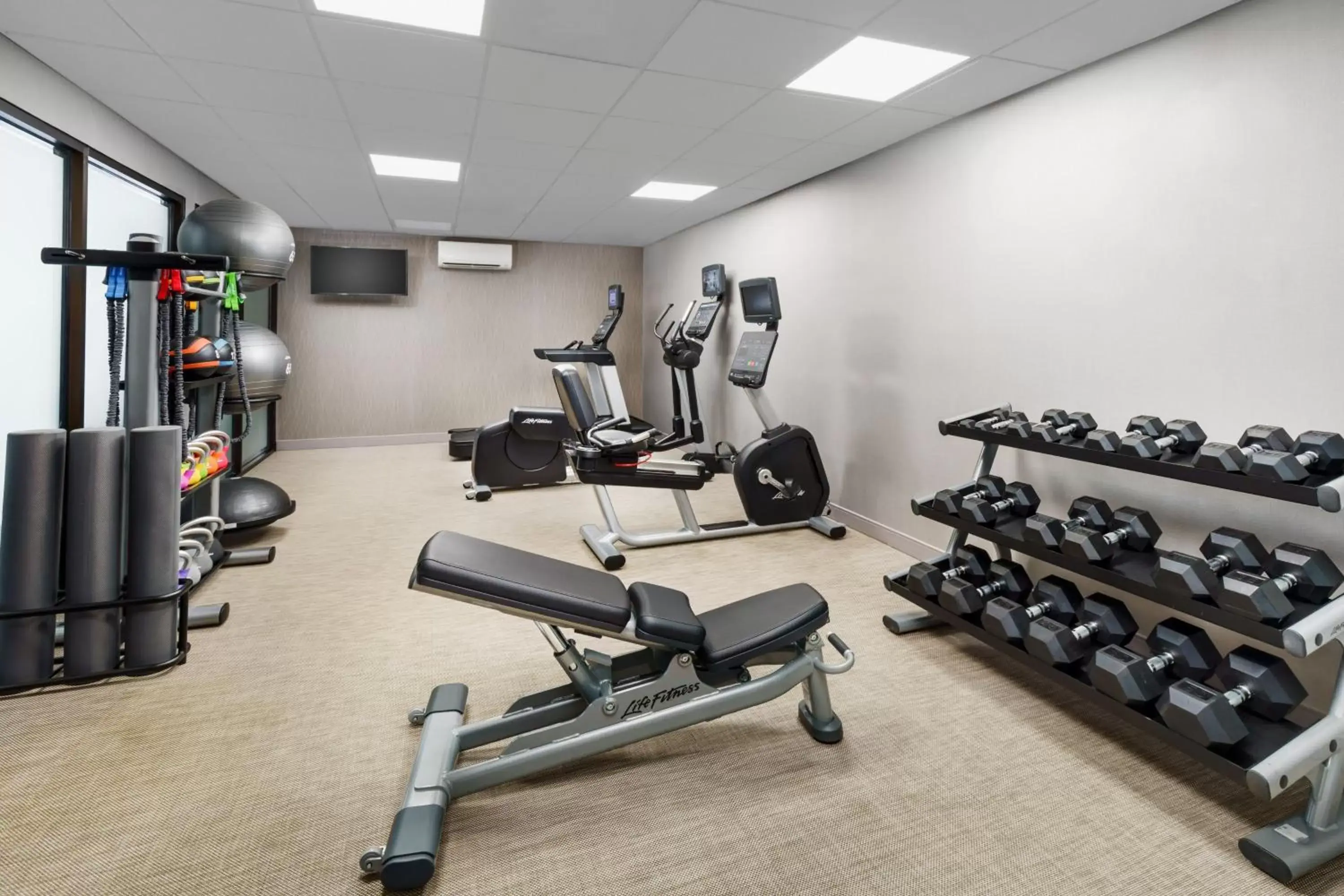Fitness centre/facilities, Fitness Center/Facilities in Courtyard Manchester-Boston Regional Airport