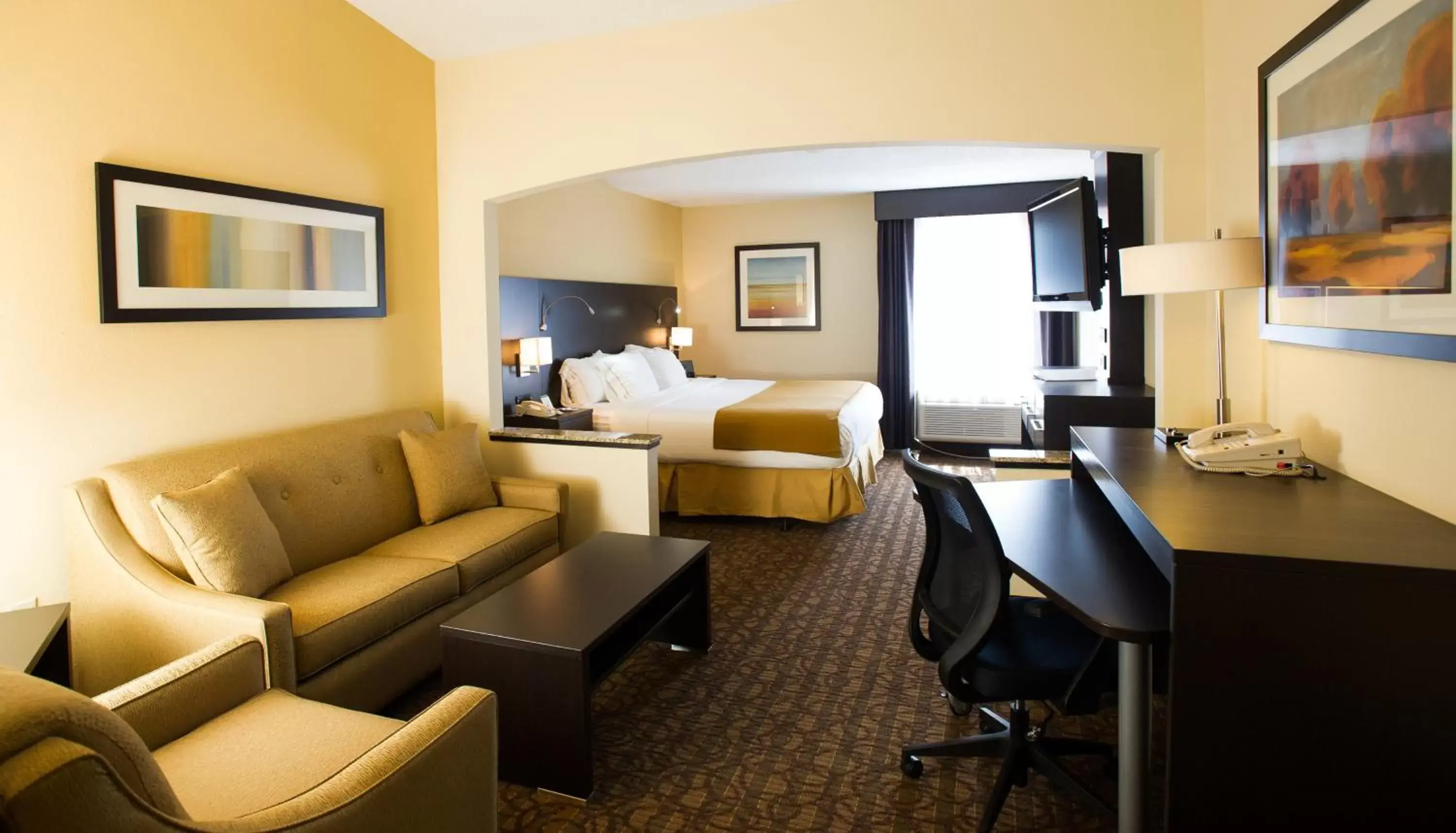 Photo of the whole room, Seating Area in Holiday Inn Express Hotels & Suites Topeka West, an IHG Hotel