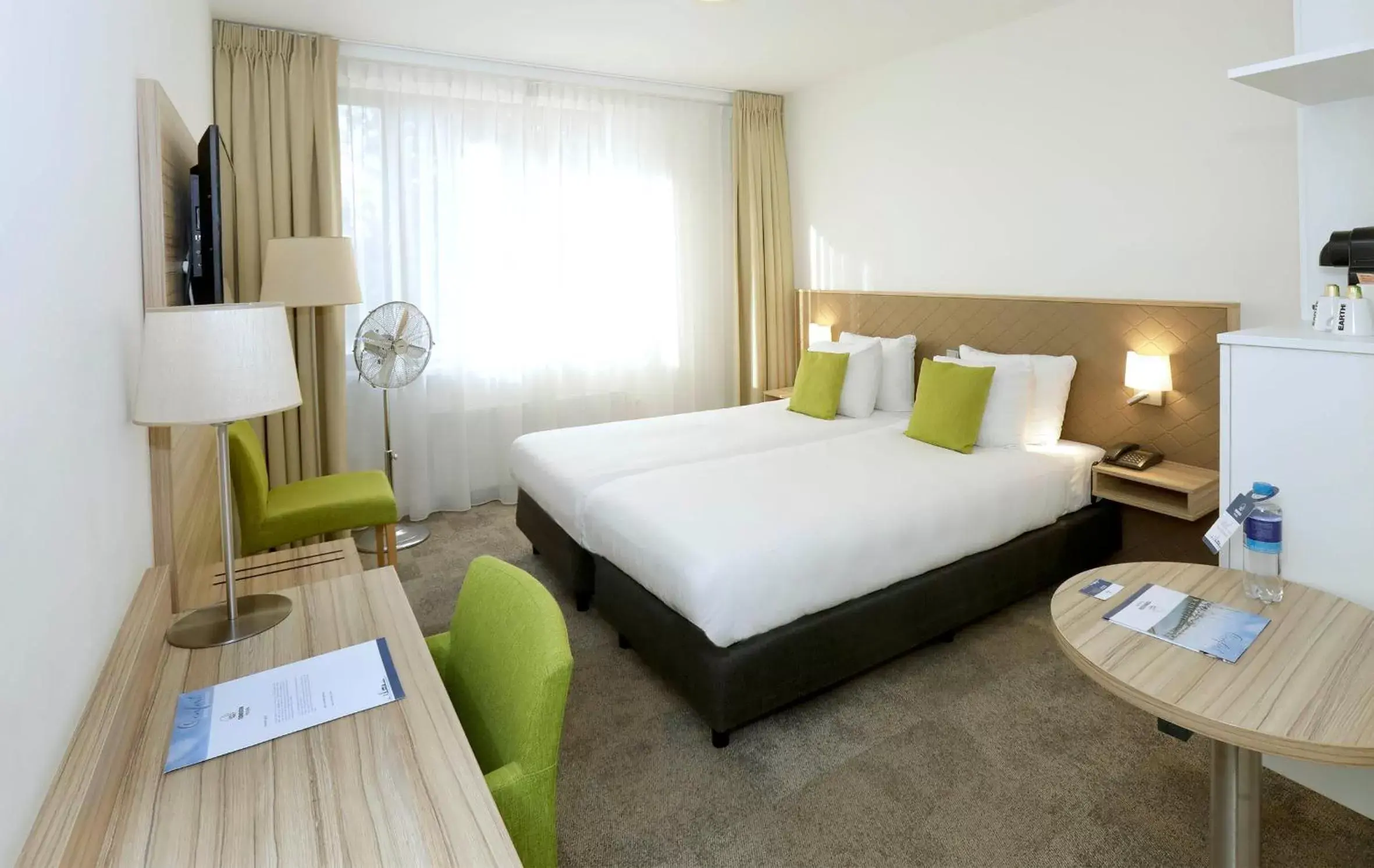 Standard Twin Room in Churchill hotel Terneuzen Standard Twin Room in Churchill hotel Terneuzen