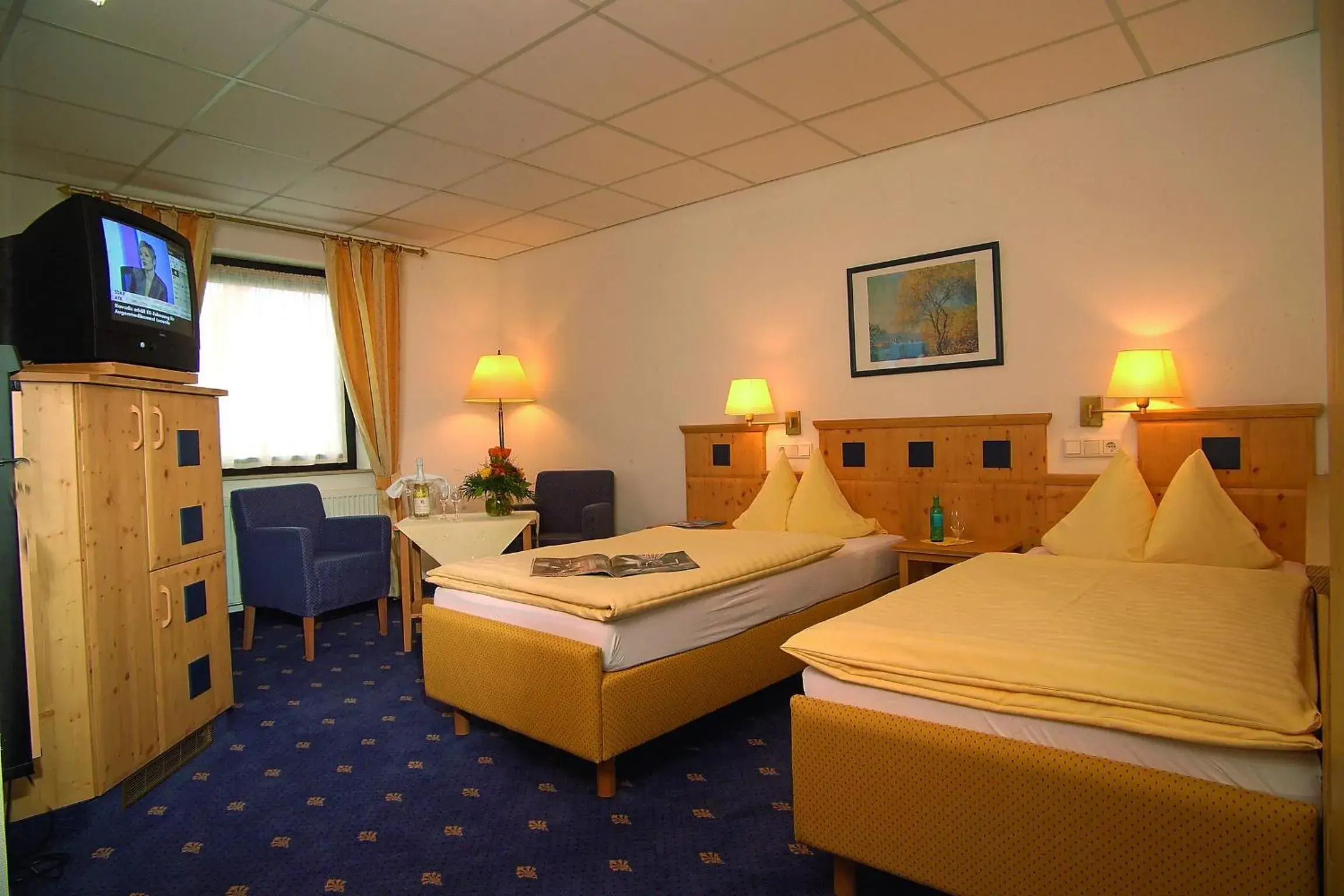 Day, Bed in Hotel Zum Löwen