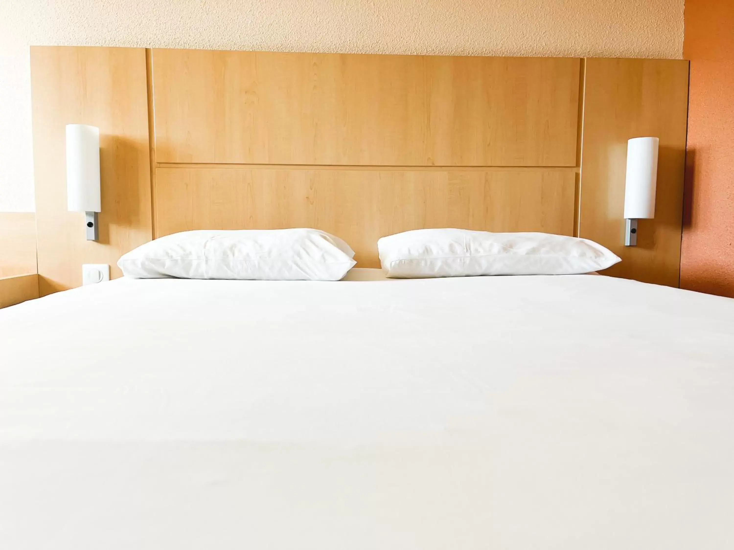 Bed in ibis Nîmes Ouest - A9