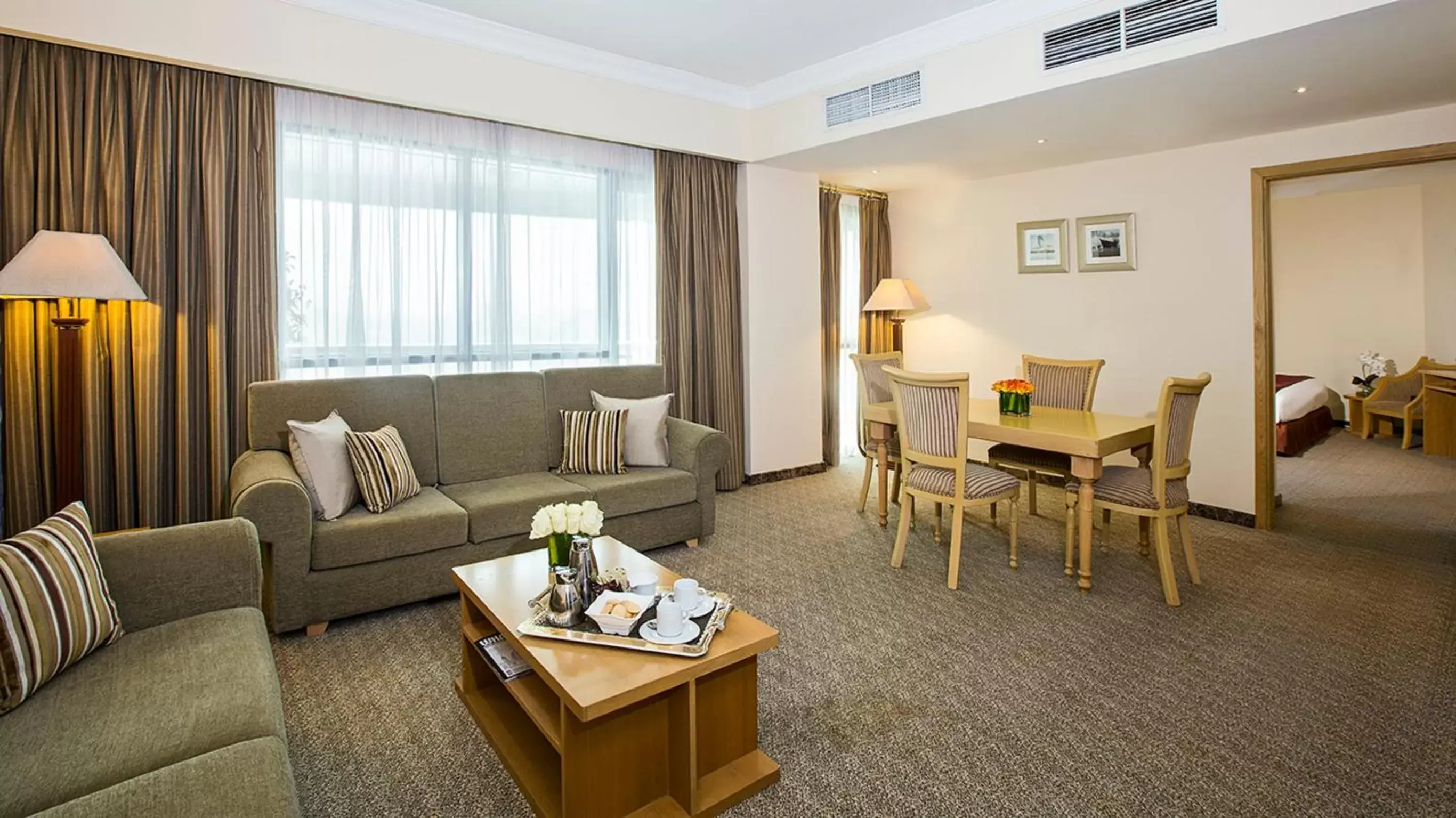 Living room, Seating Area in City Seasons Hotel Dubai