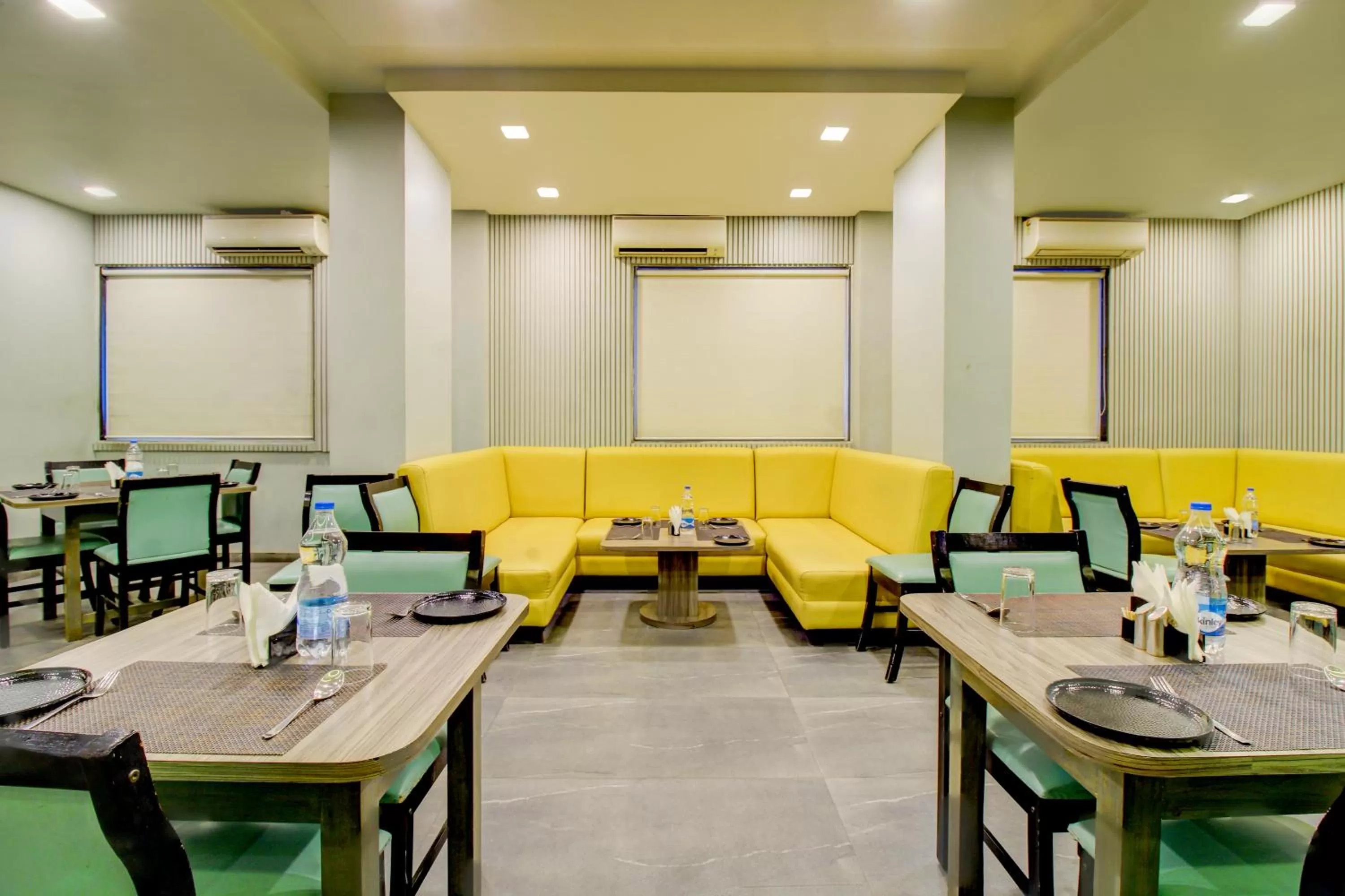 Restaurant/places to eat in Treebo Premium Brijinn