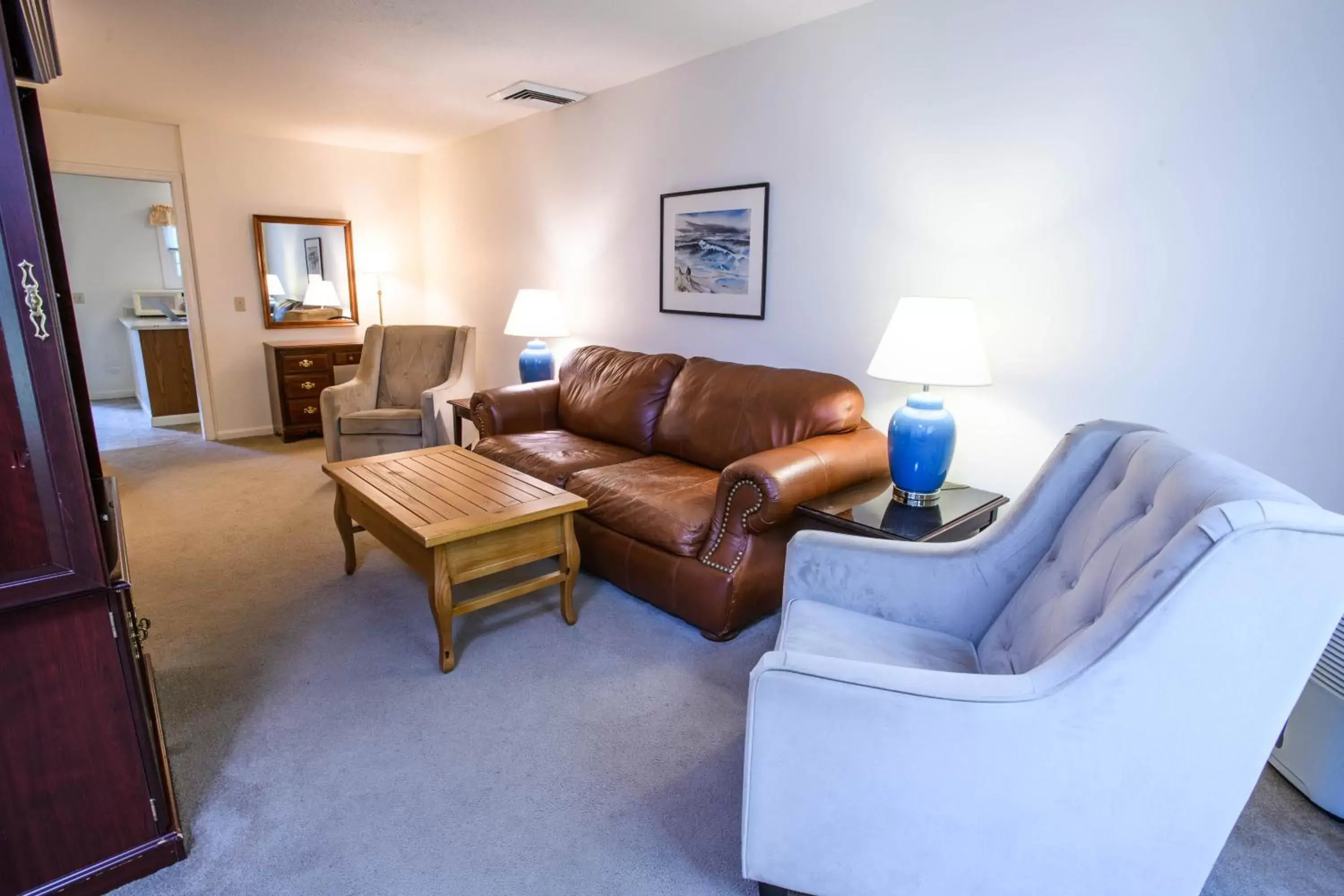 Living room, Seating Area in The Harraseeket Inn & Suites