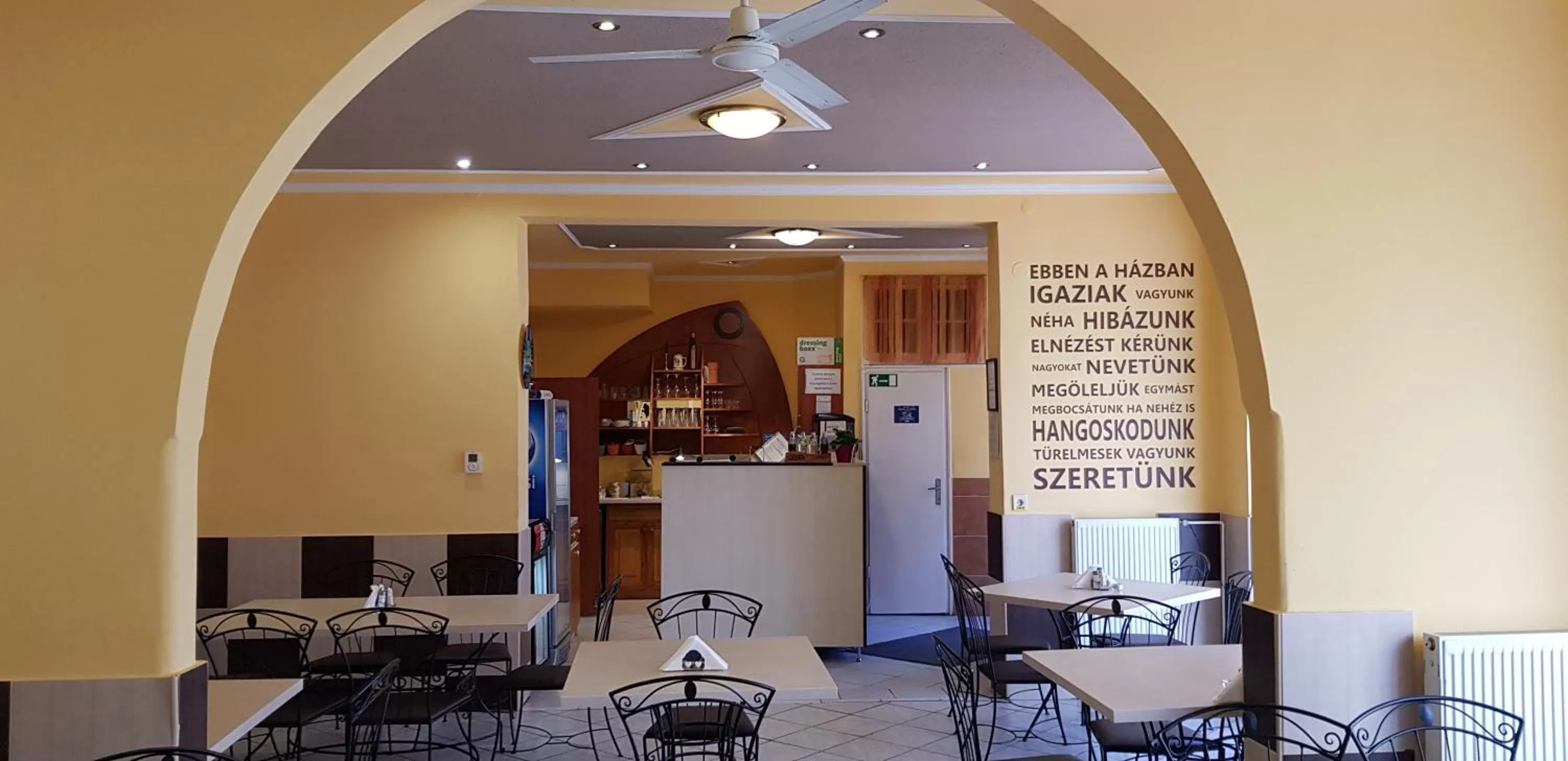 Central Panzió Gyula