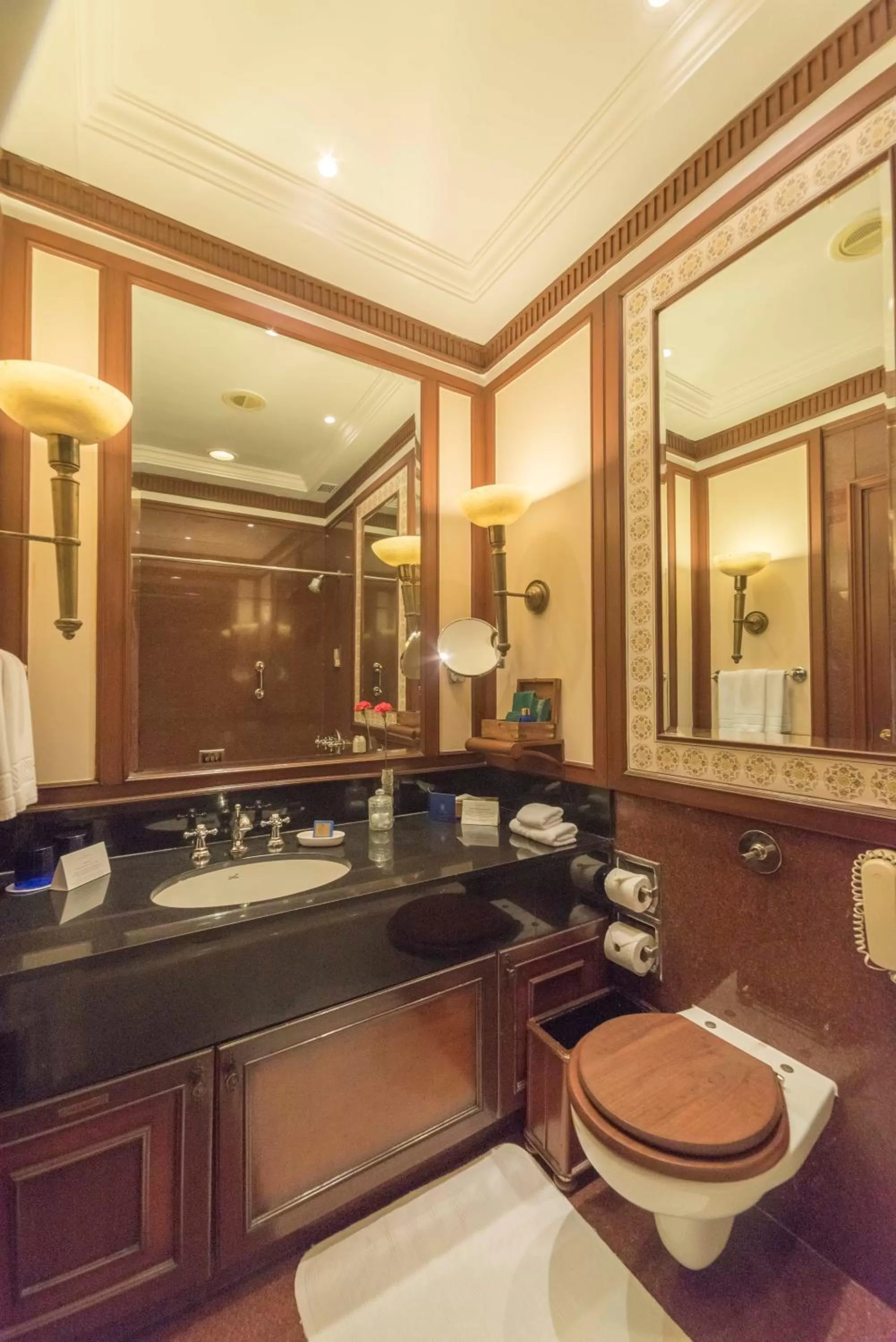 The Oberoi Grand Kolkata