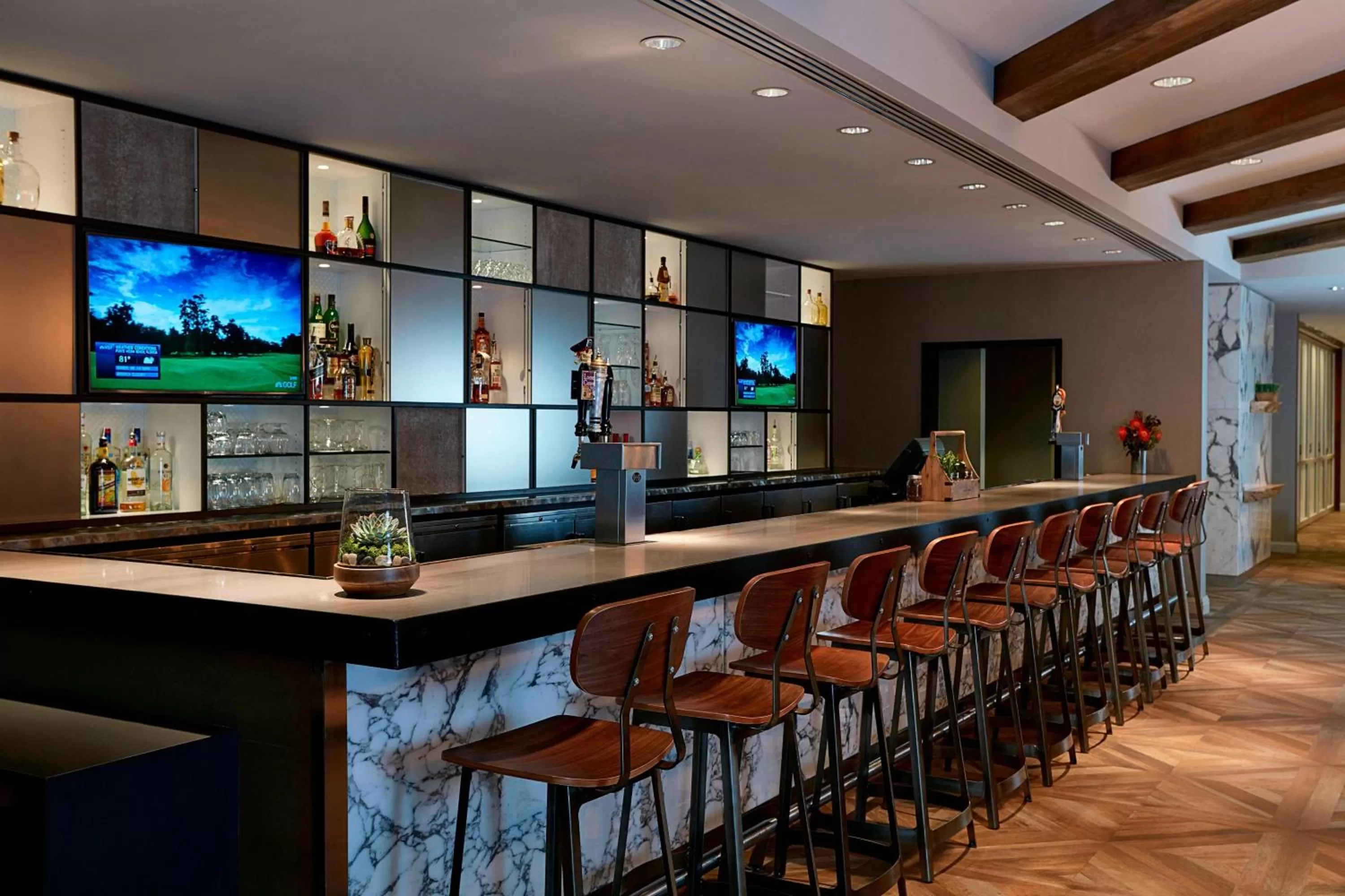 Lounge or bar in Bethesda Marriott