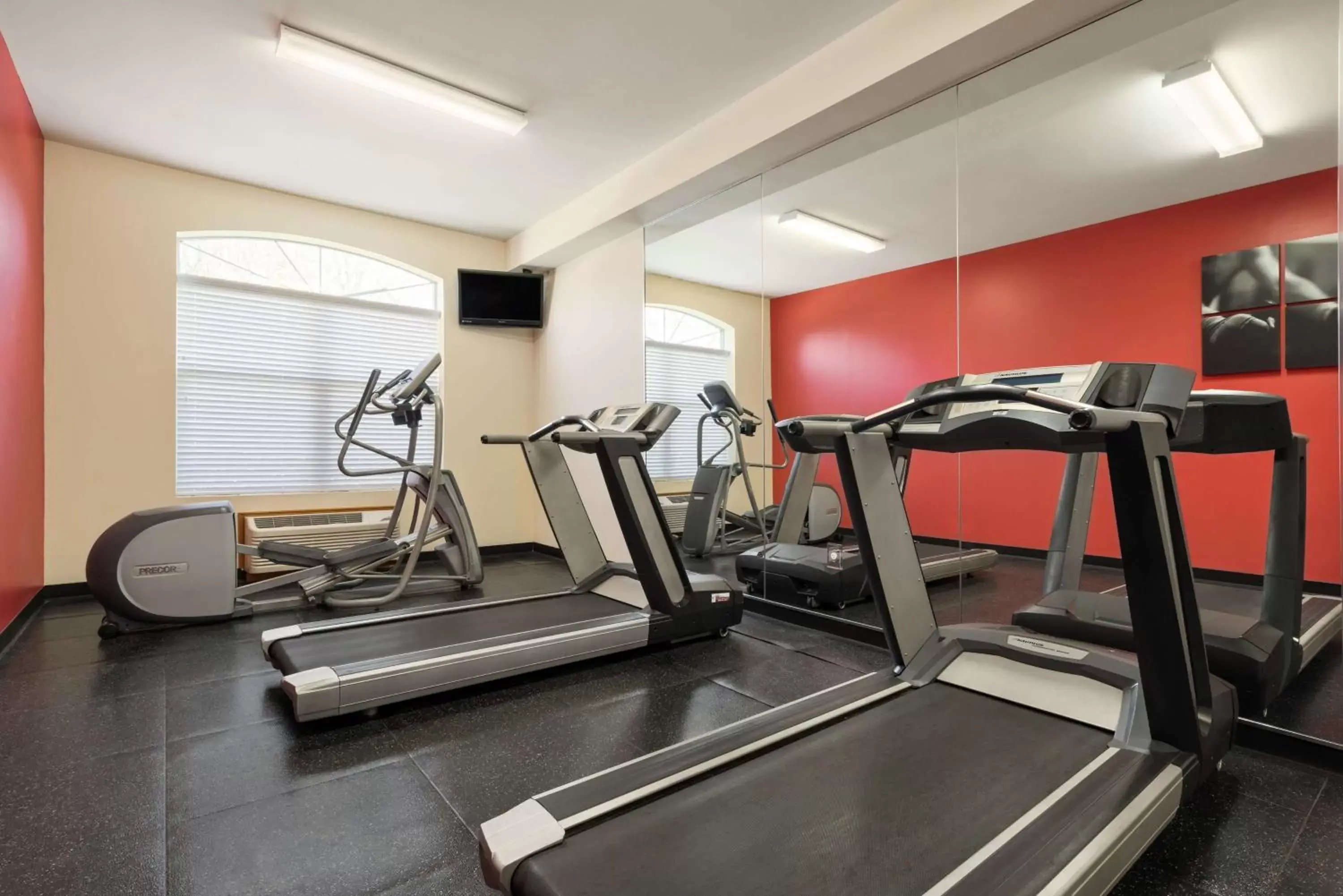 Activities, Fitness Center/Facilities in Country Inn & Suites by Radisson, Williamsburg Historic Area, VA