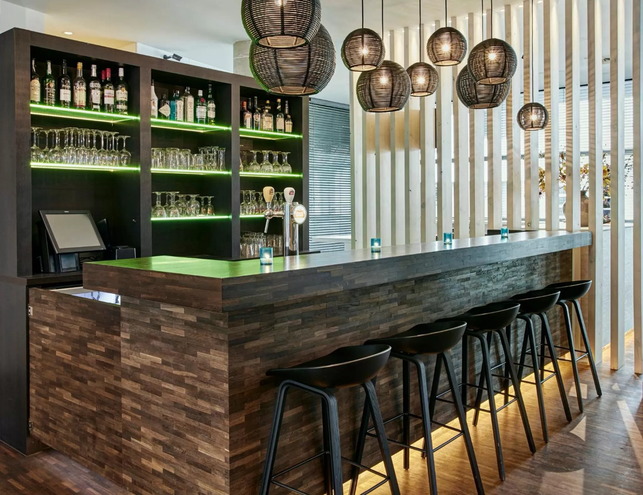 Lounge or bar in Holiday Inn Express Mechelen City Centre by IHG