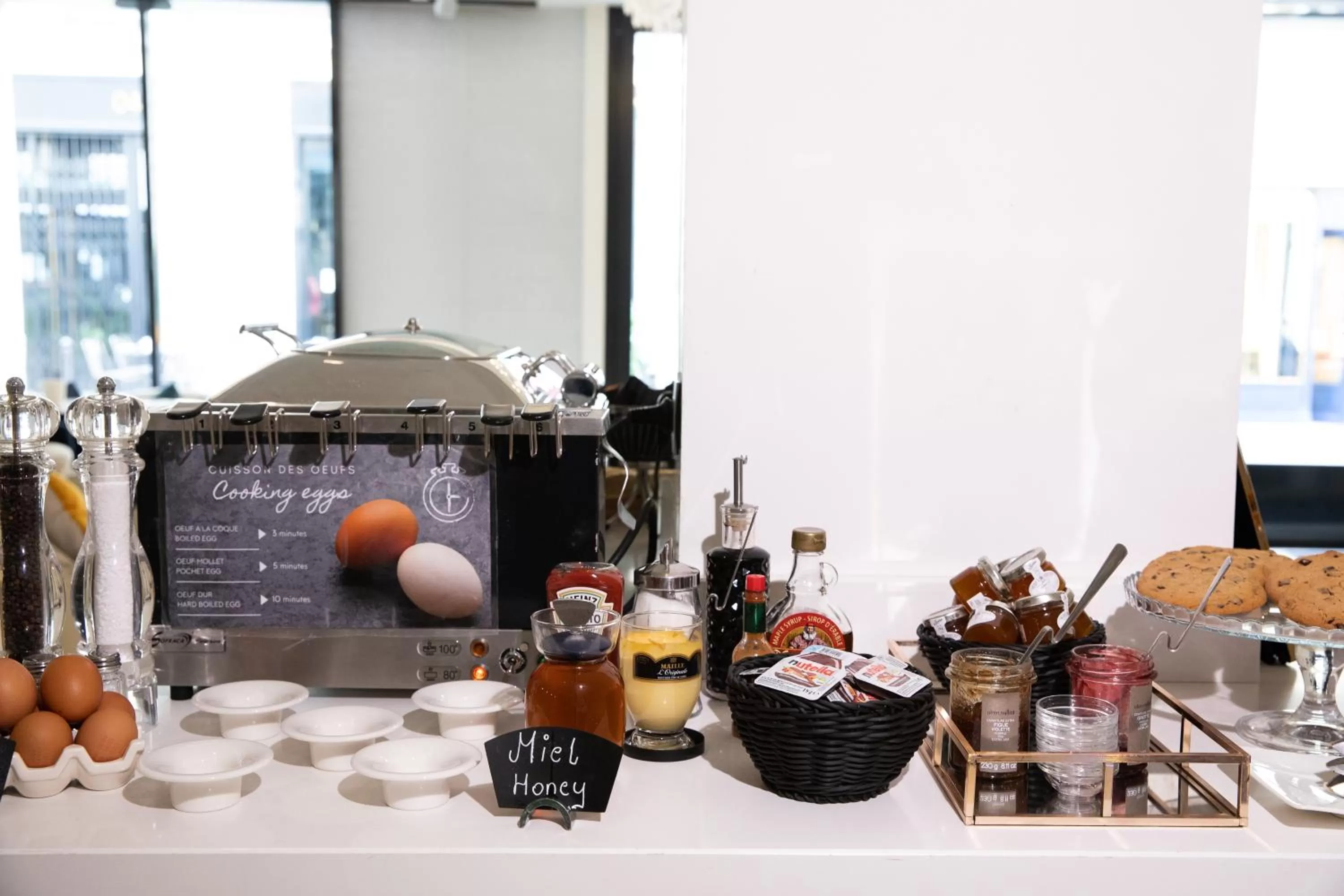 Breakfast in Hôtel Dress Code