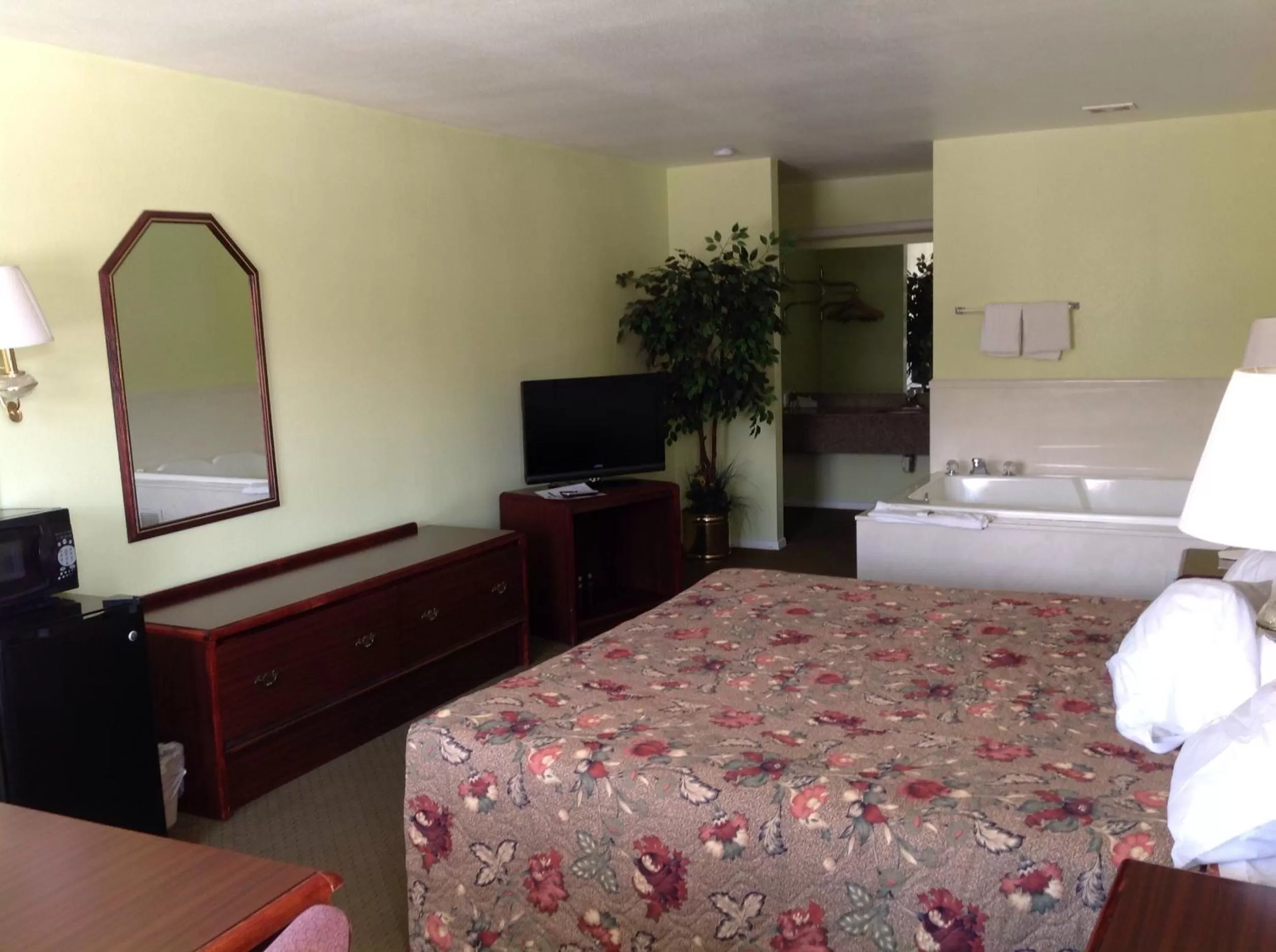 Bed in Motel 6 Tulia, TX