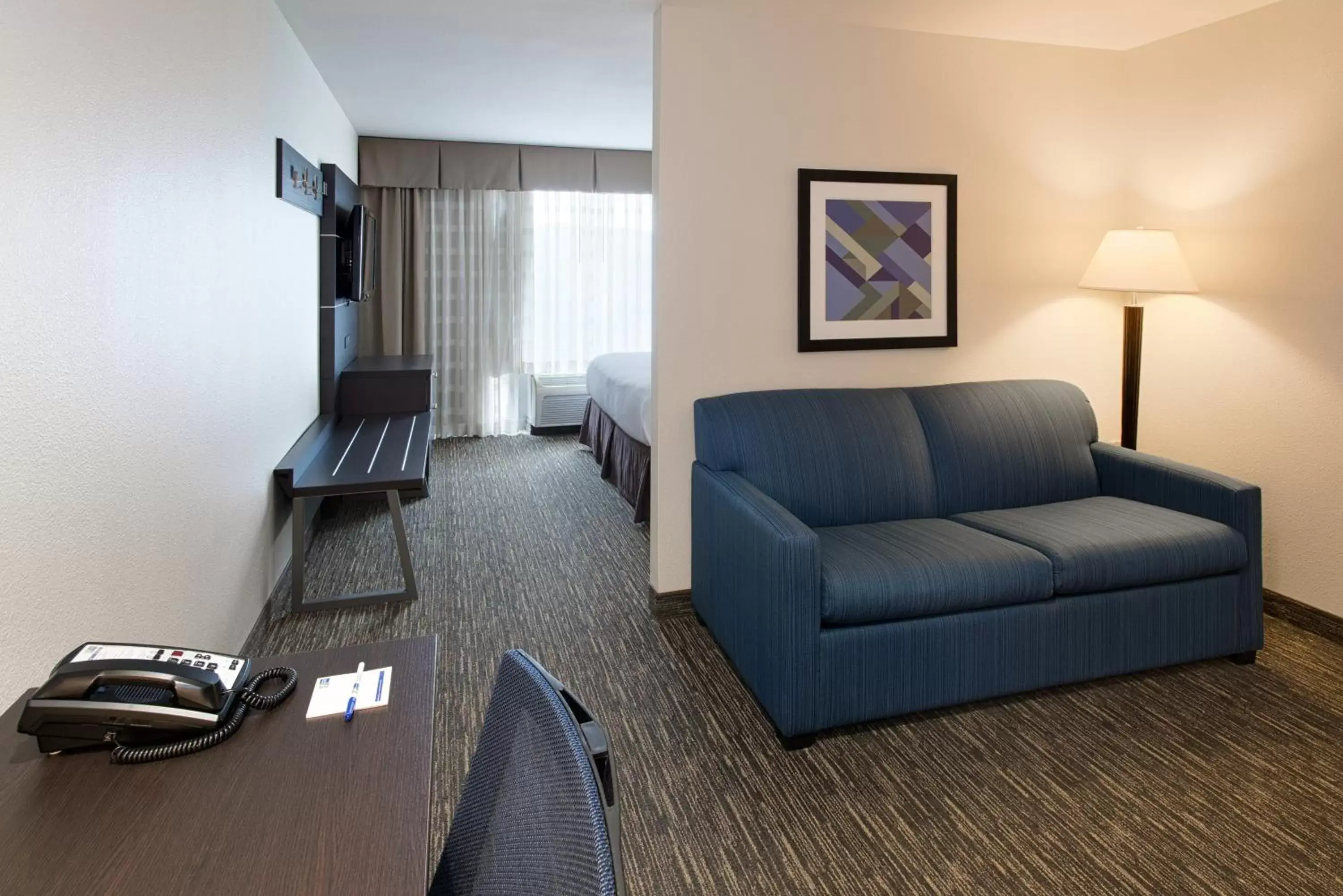 Photo of the whole room, Seating Area in Holiday Inn Express & Suites East Wichita I-35 Andover, an IHG Hotel