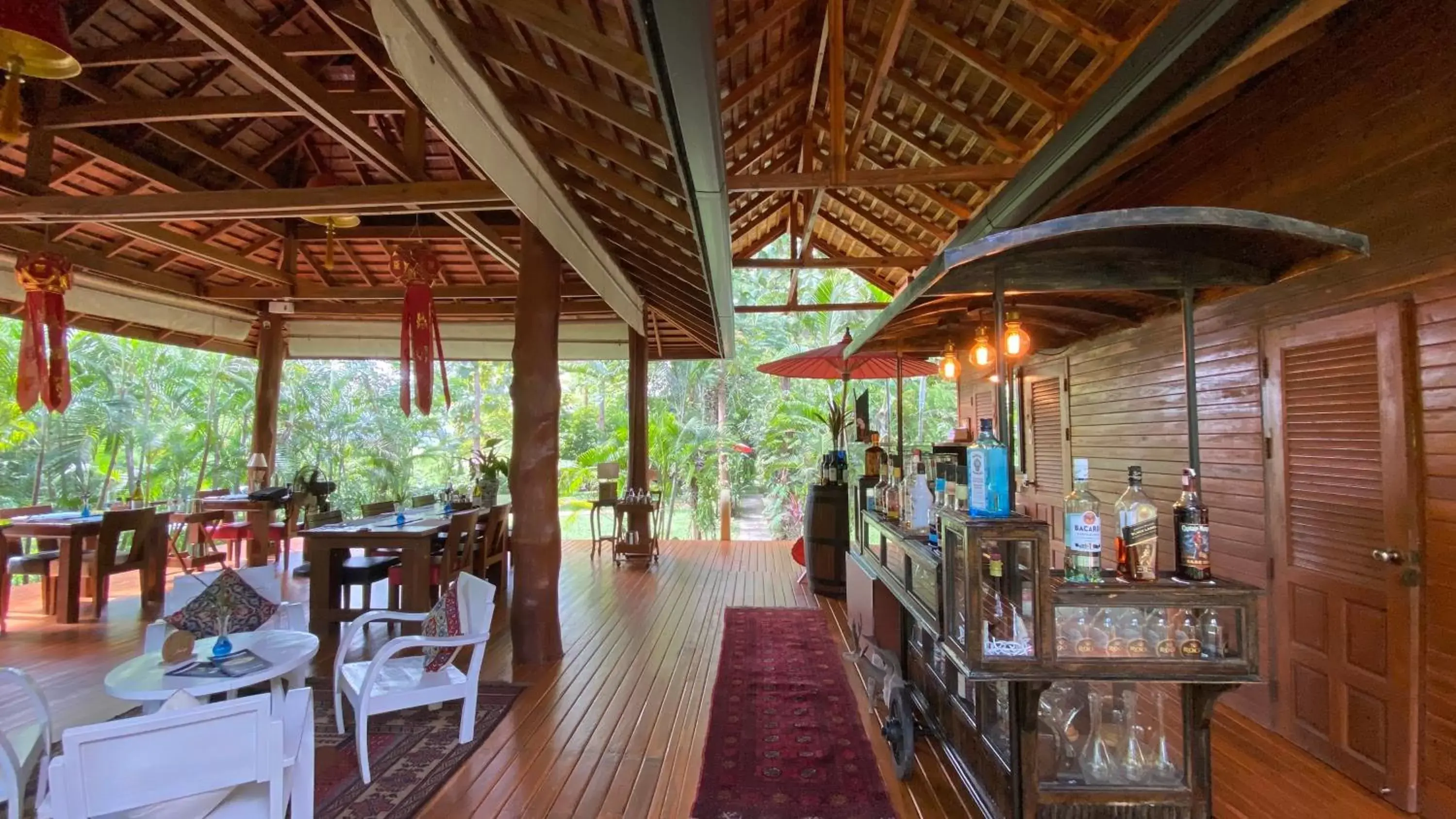 Restaurant/Places to Eat in Nan Seasons Boutique Resort